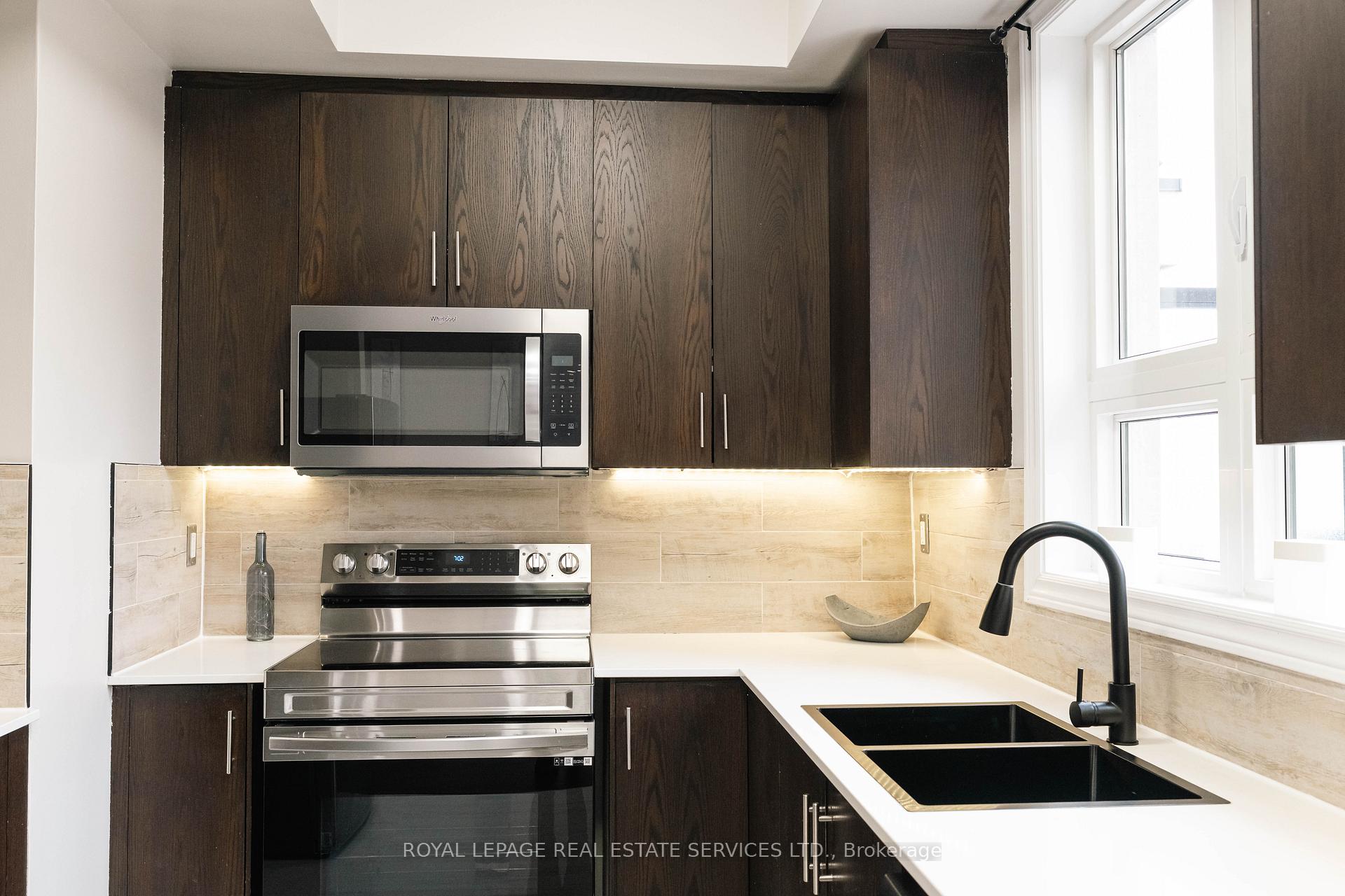 Photo 15 of Unit 13, 9621 Jane Street, Vaughan, Maple — HOMEH