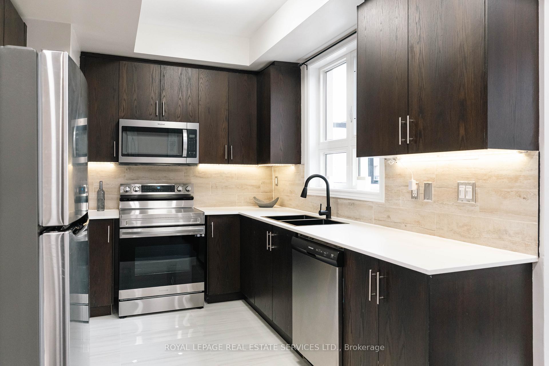 Photo 18 of Unit 13, 9621 Jane Street, Vaughan, Maple — HOMEH