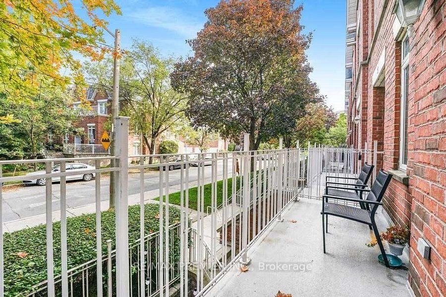 Photo 10 of Unit 708, 7 Sudbury Street, Toronto, Niagara — HOMEH