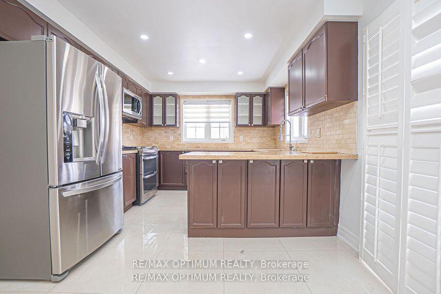Photo 5 of 148 Williamson Drive, Brampton, Fletcher's Meadow — HOMEH