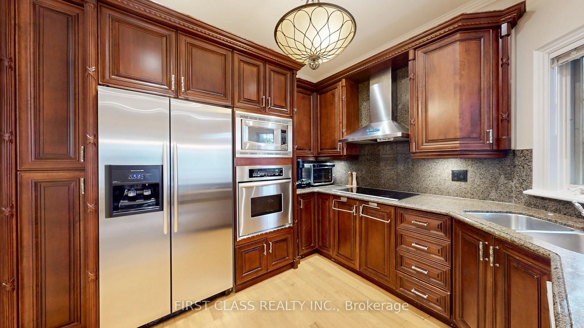 Photo 31 of 116 Kinloch Crescent, Vaughan, Maple — HOMEH