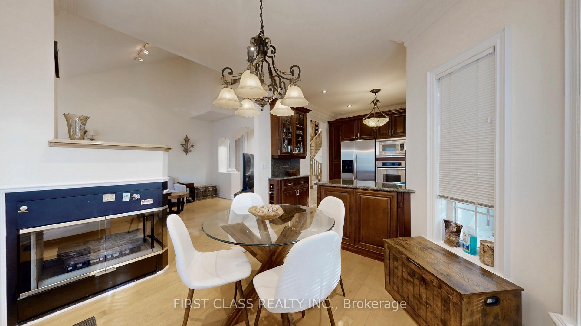Photo 39 of 116 Kinloch Crescent, Vaughan, Maple — HOMEH