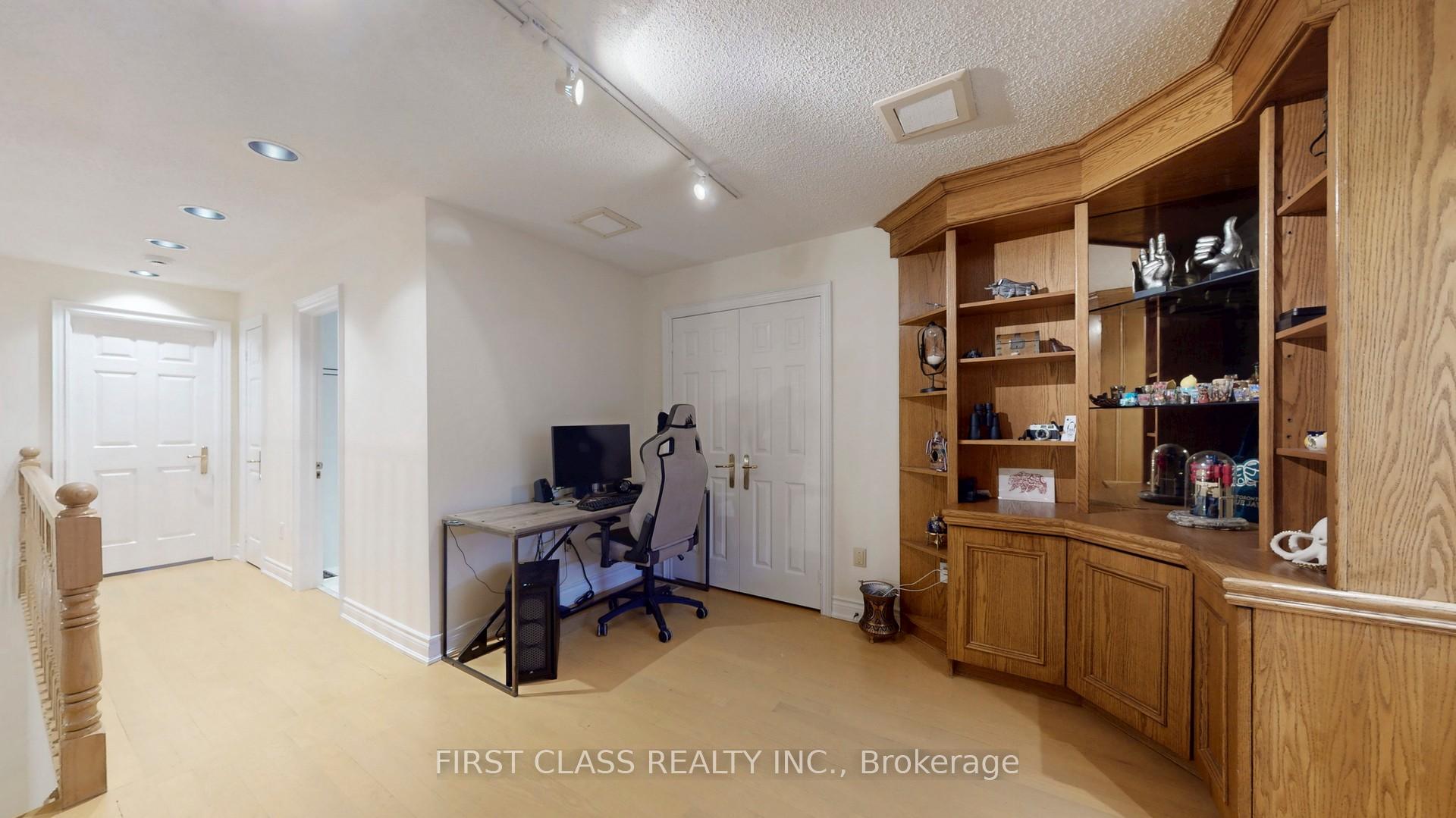 Photo 26 of 116 Kinloch Crescent, Vaughan, Maple — HOMEH