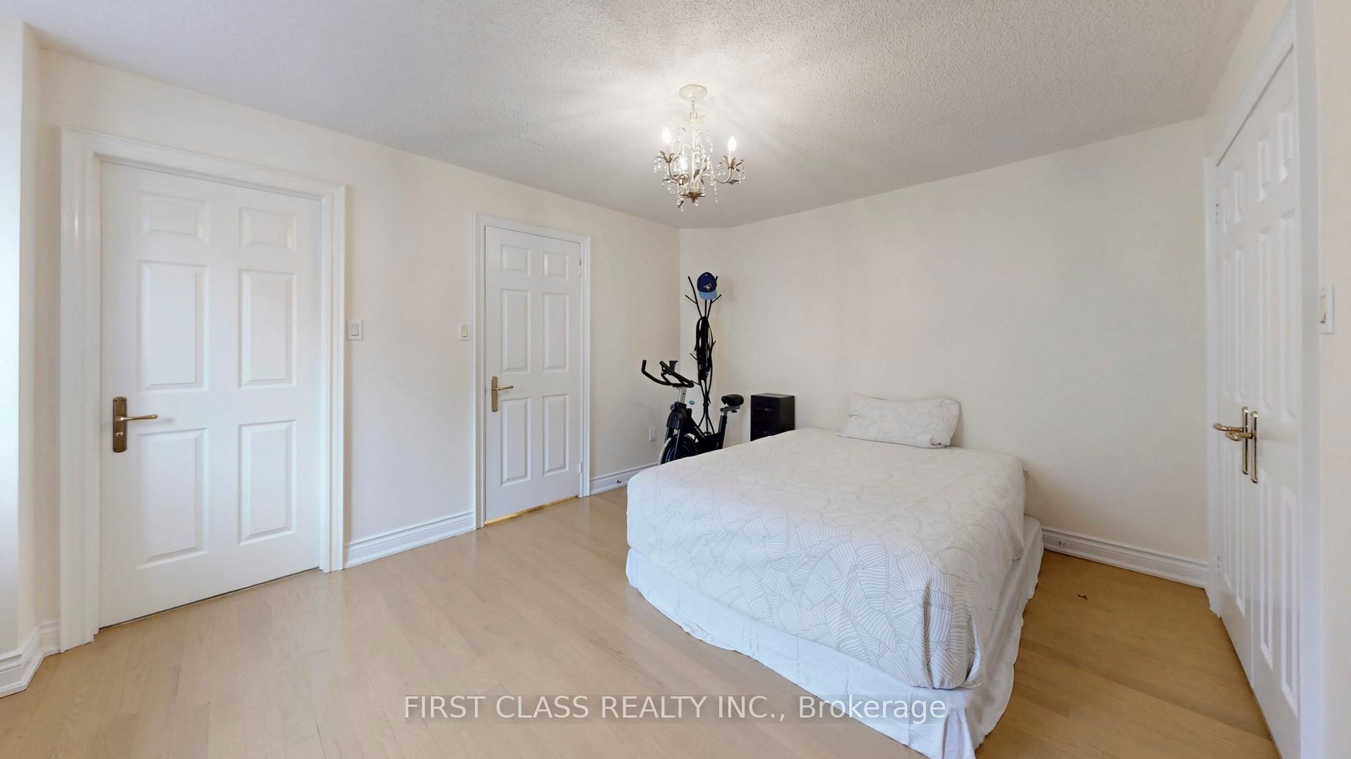 Photo 22 of 116 Kinloch Crescent, Vaughan, Maple — HOMEH