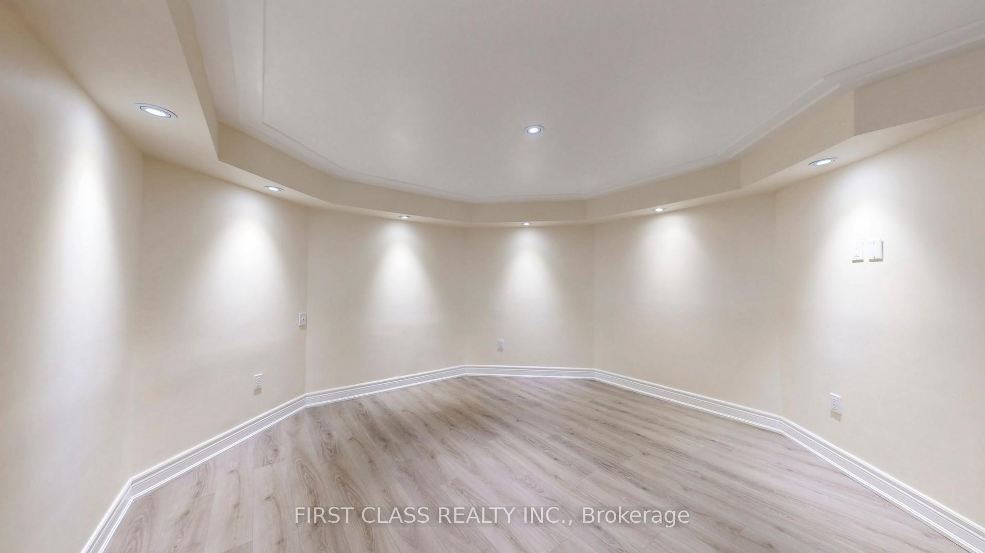 Photo 29 of 116 Kinloch Crescent, Vaughan, Maple — HOMEH
