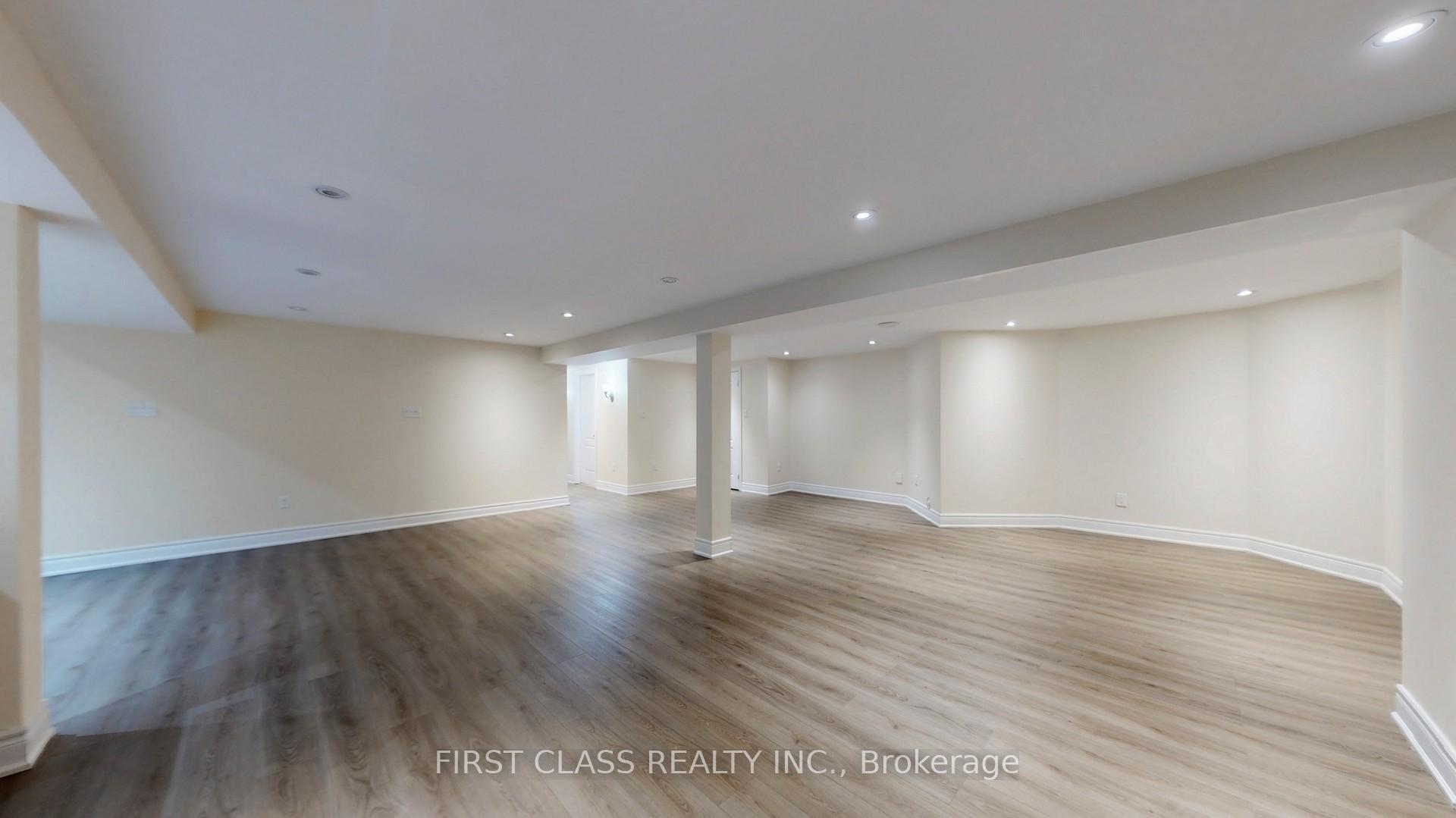 Photo 38 of 116 Kinloch Crescent, Vaughan, Maple — HOMEH
