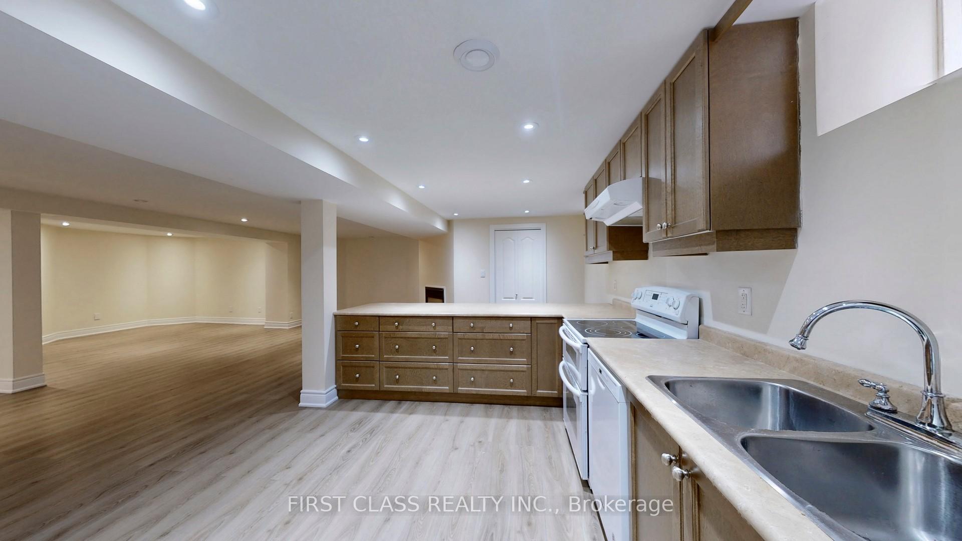 Photo 27 of 116 Kinloch Crescent, Vaughan, Maple — HOMEH