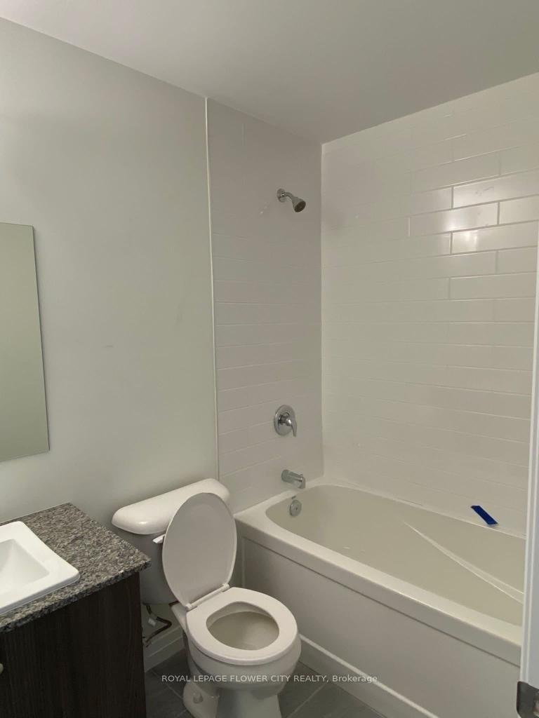 Photo 13 of Unit 402, 108 Garment Street, Kitchener, City Commercial Core — HOMEH