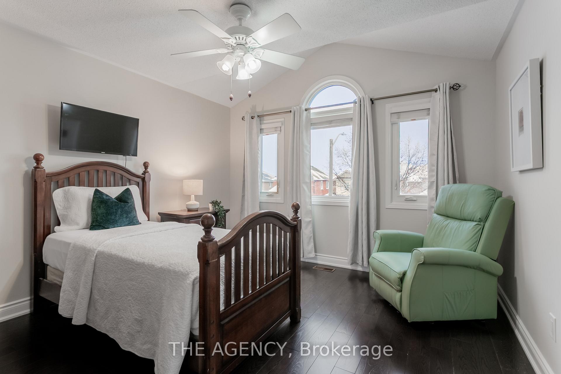 Photo 16 of 13 Smoothwater Street, Brampton, Sandringham-Wellington — HOMEH