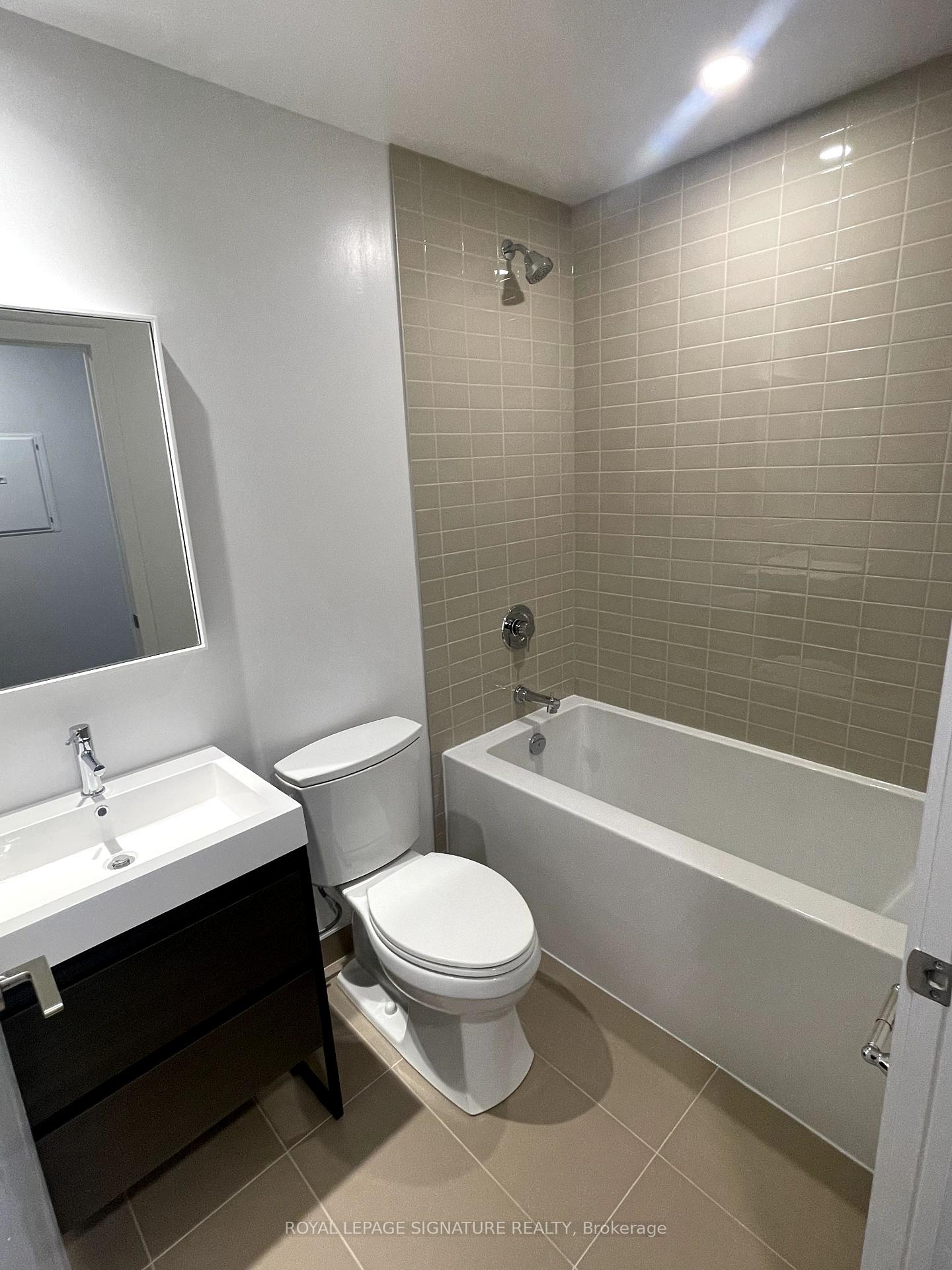 Photo 4 of Unit 512, 150 Logan Avenue, Toronto, South Riverdale — HOMEH