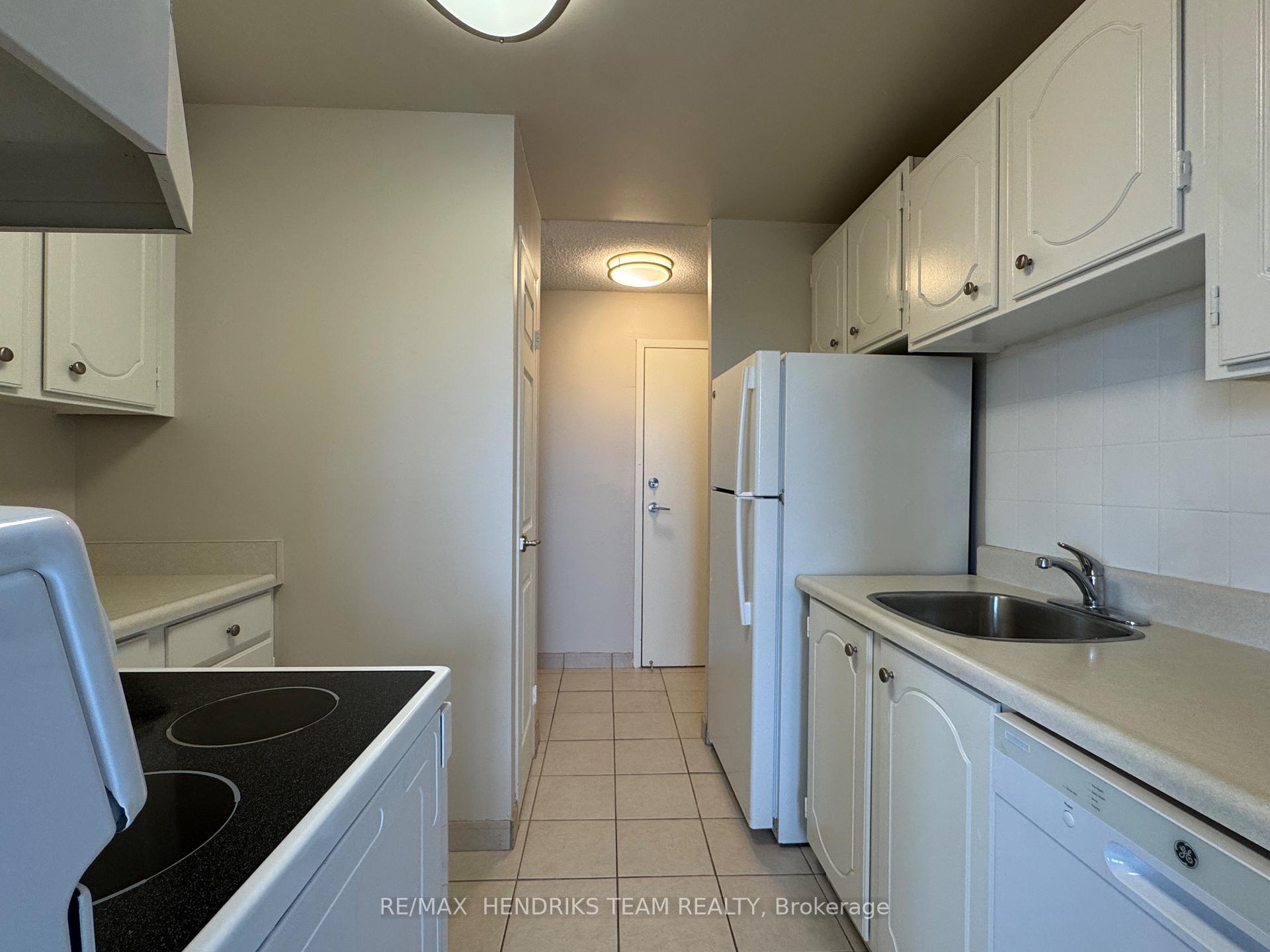 Photo 4 of Unit 609, 610 Lake Street, St. Catharines, Lakeport — HOMEH