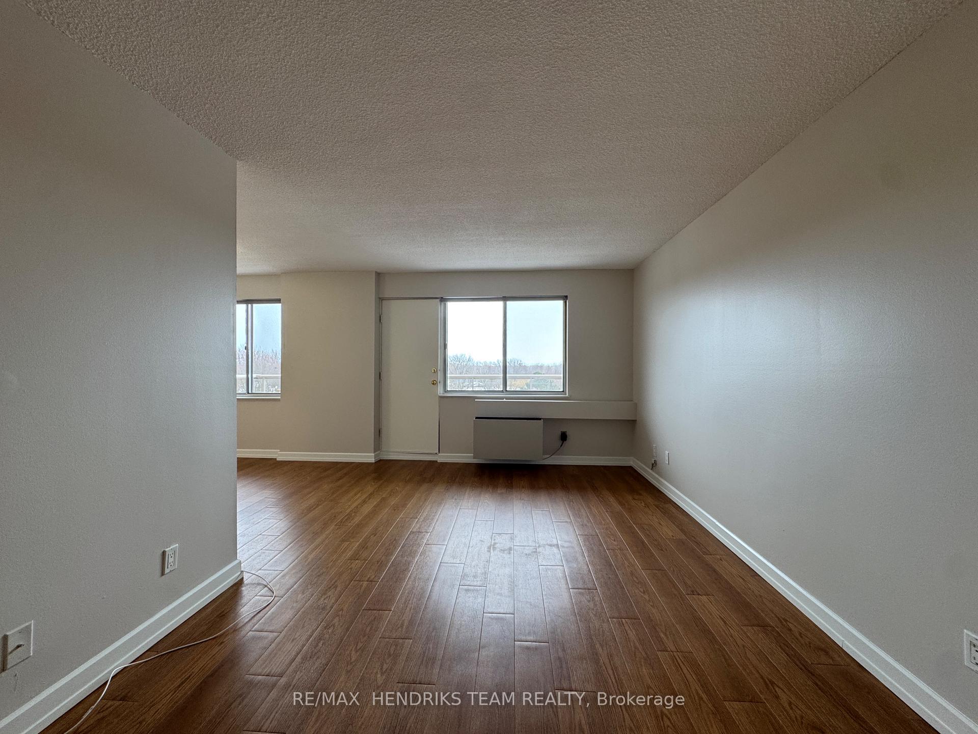 Photo 12 of Unit 609, 610 Lake Street, St. Catharines, Lakeport — HOMEH