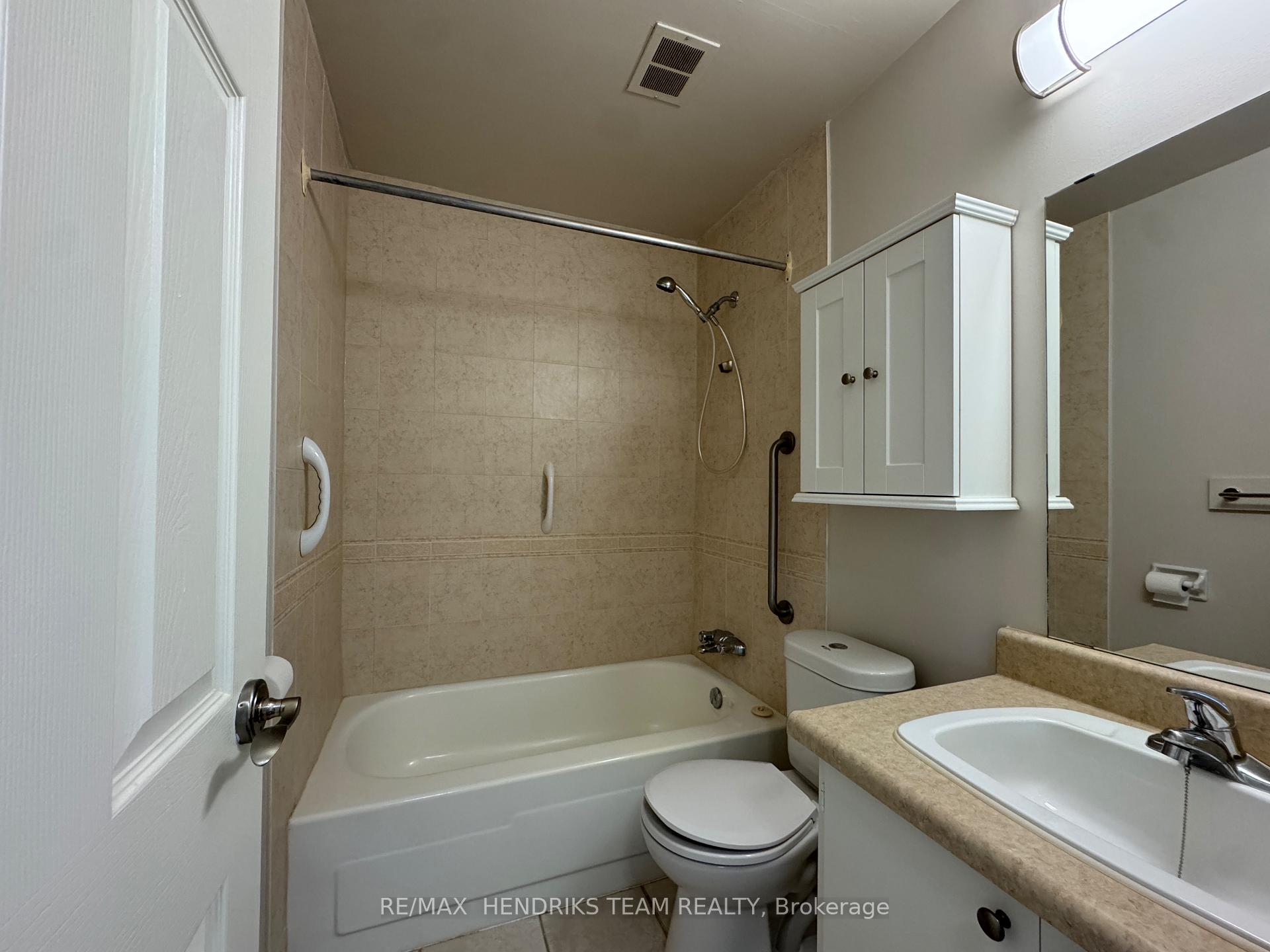 Photo 8 of Unit 609, 610 Lake Street, St. Catharines, Lakeport — HOMEH