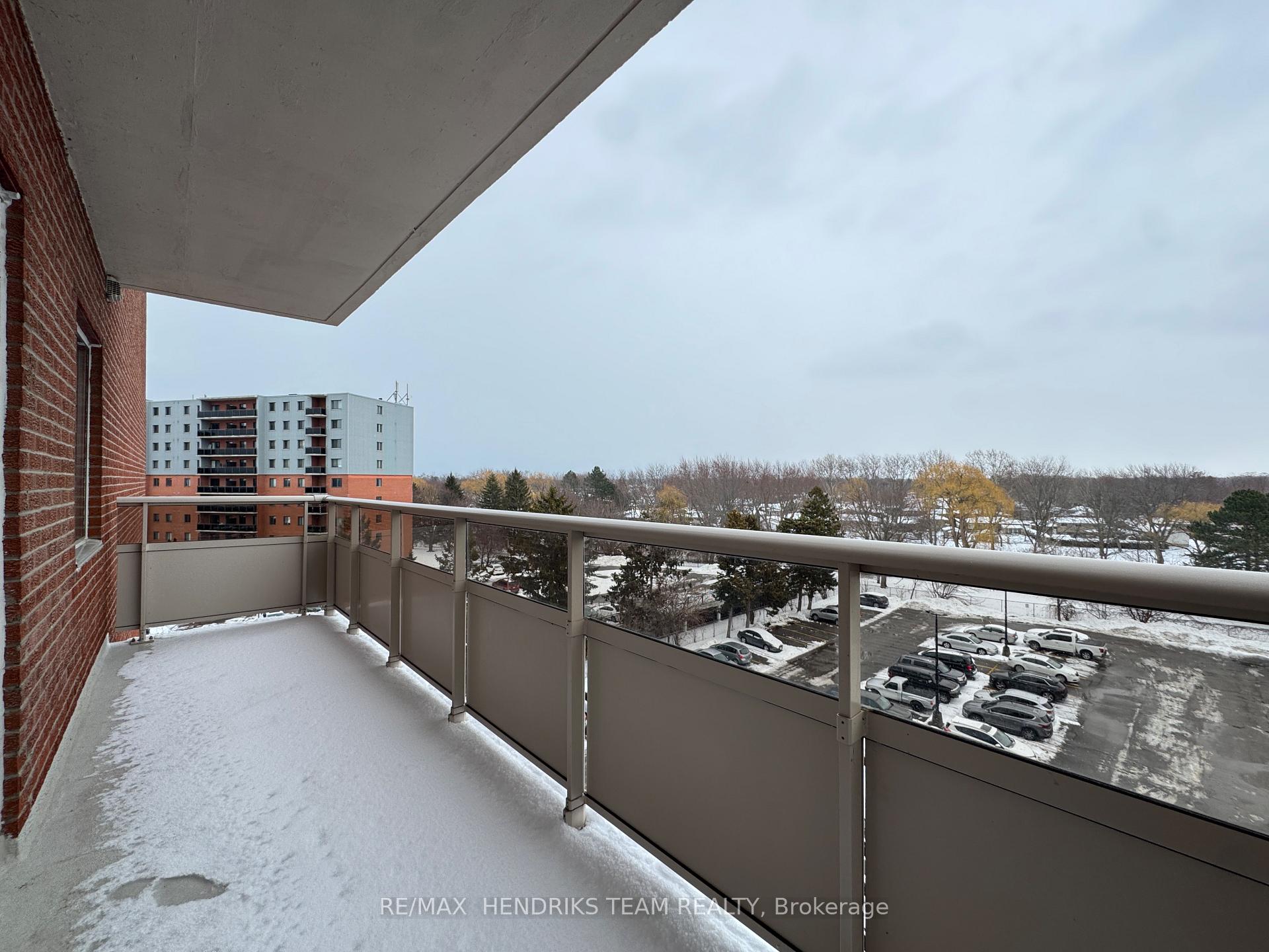 Photo 7 of Unit 609, 610 Lake Street, St. Catharines, Lakeport — HOMEH