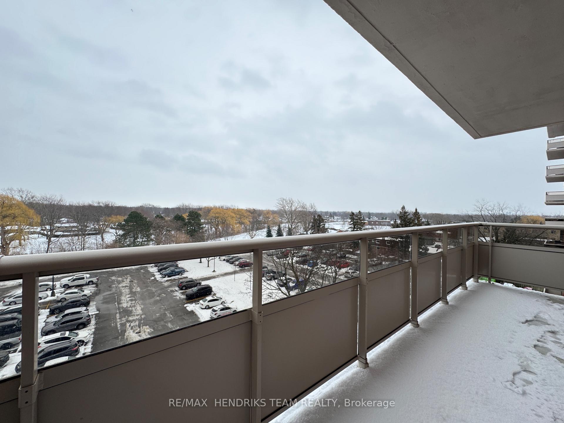 Photo 9 of Unit 609, 610 Lake Street, St. Catharines, Lakeport — HOMEH