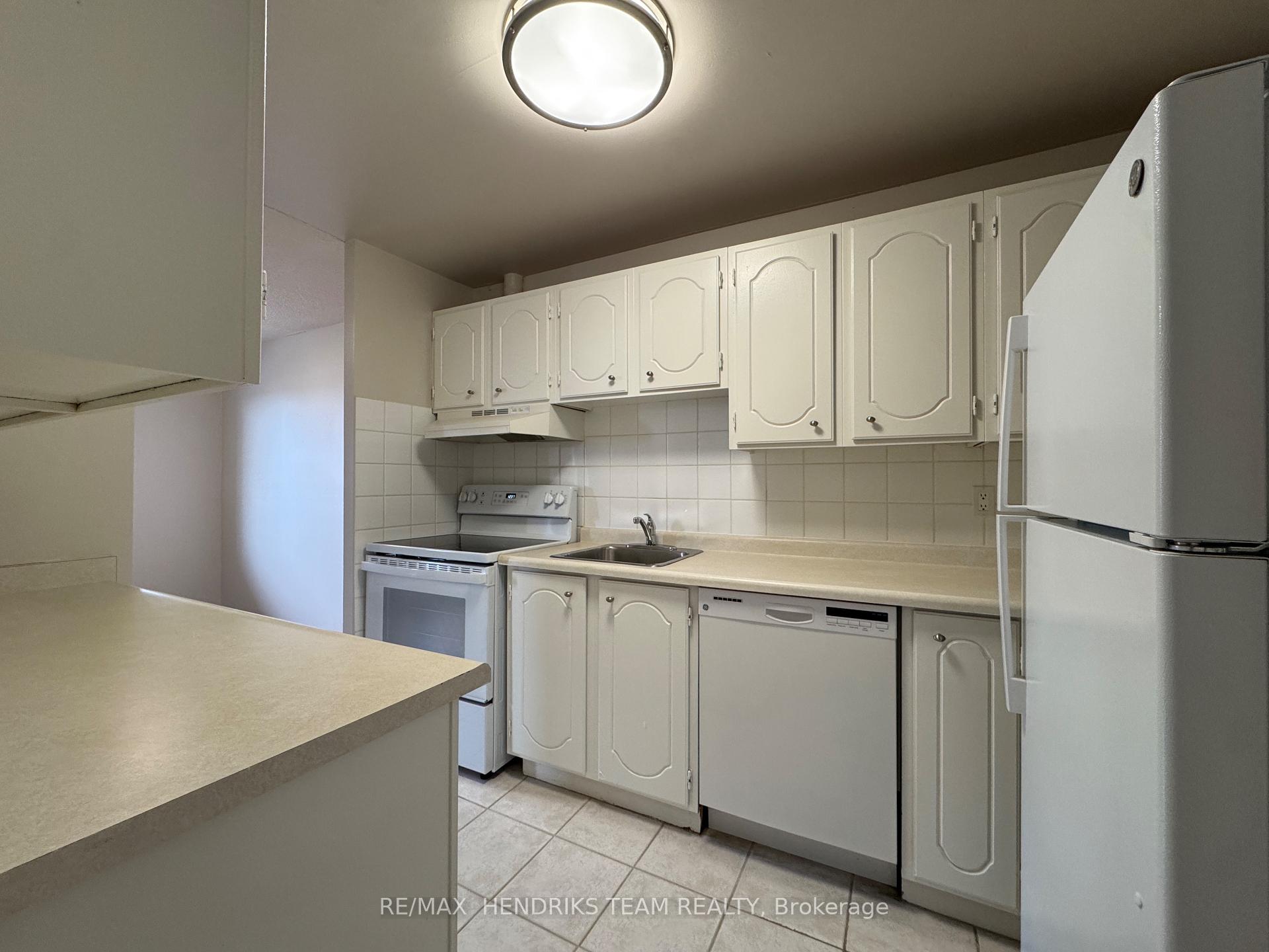 Photo 2 of Unit 707, 610 Lake Street, St. Catharines, Lakeport — HOMEH