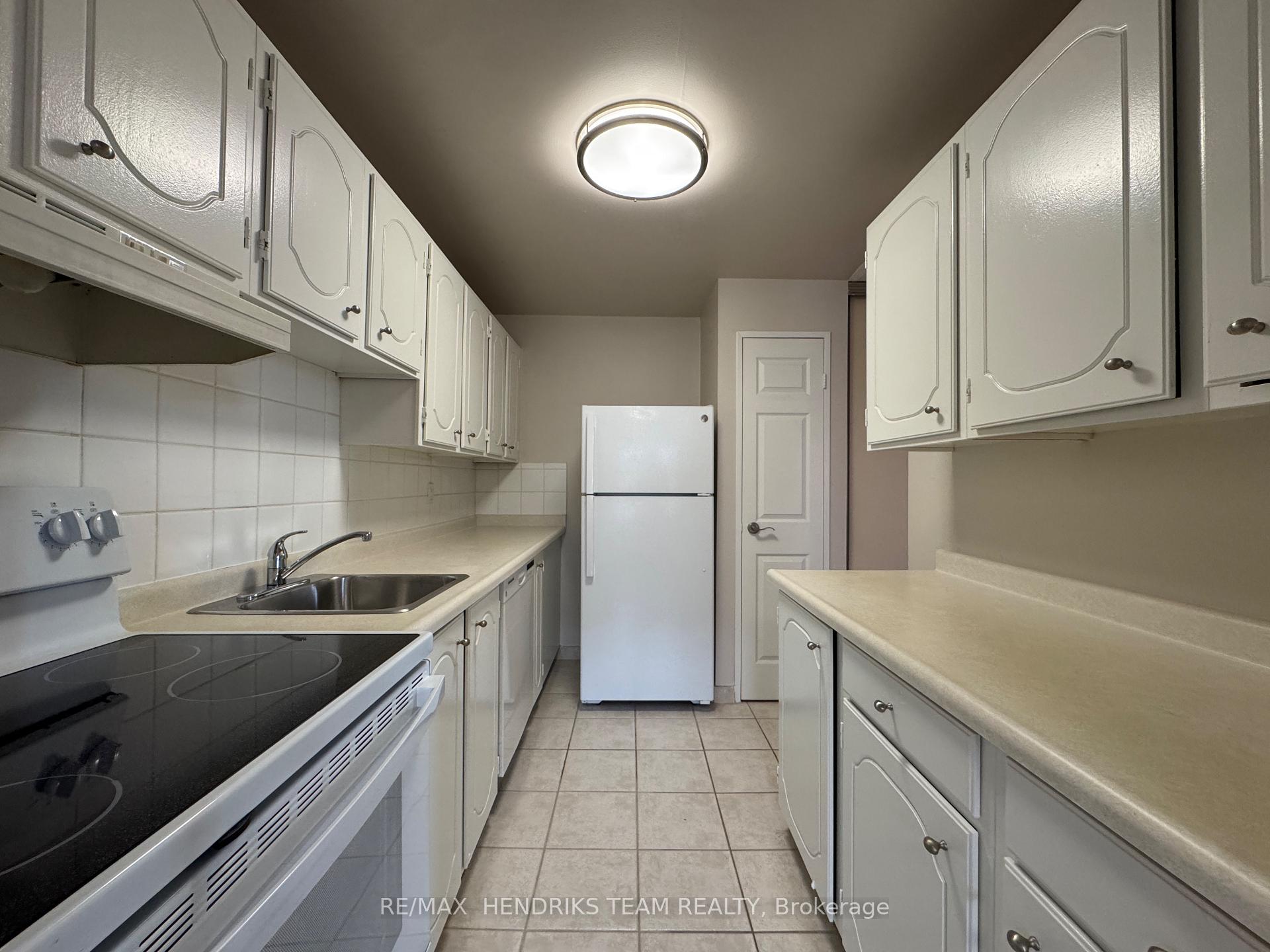 Photo 3 of Unit 707, 610 Lake Street, St. Catharines, Lakeport — HOMEH