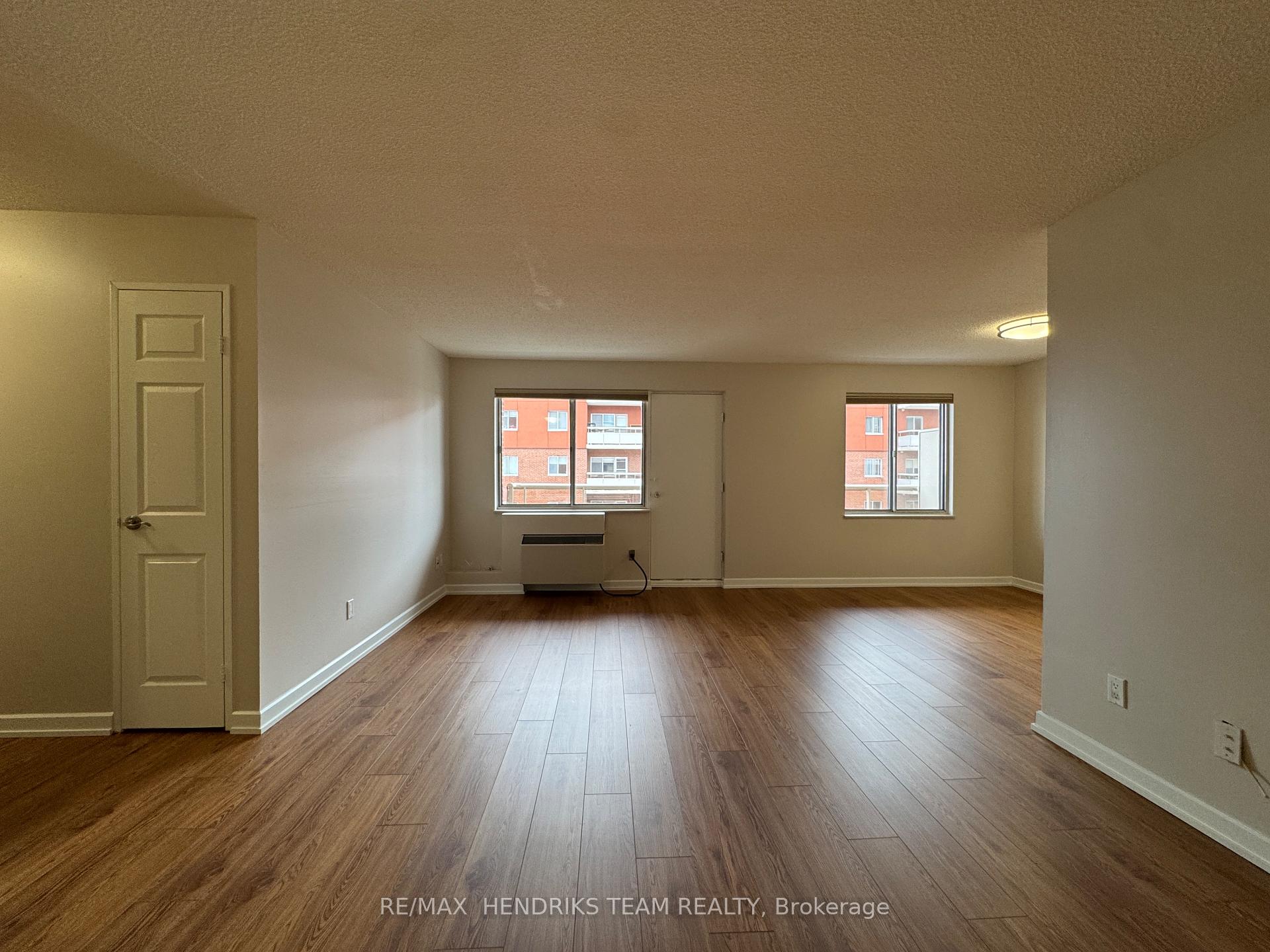 Photo 4 of Unit 707, 610 Lake Street, St. Catharines, Lakeport — HOMEH