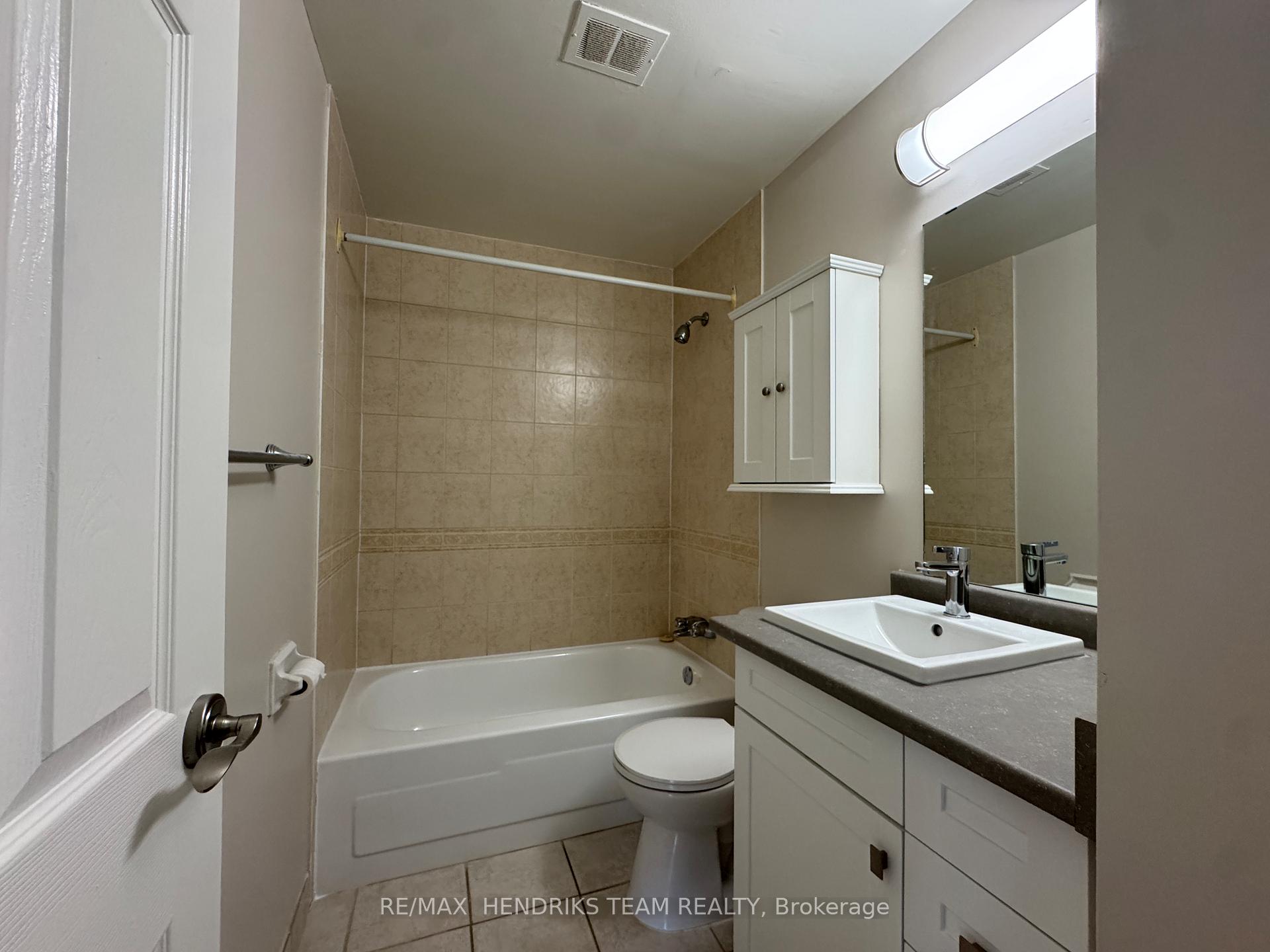 Photo 12 of Unit 707, 610 Lake Street, St. Catharines, Lakeport — HOMEH