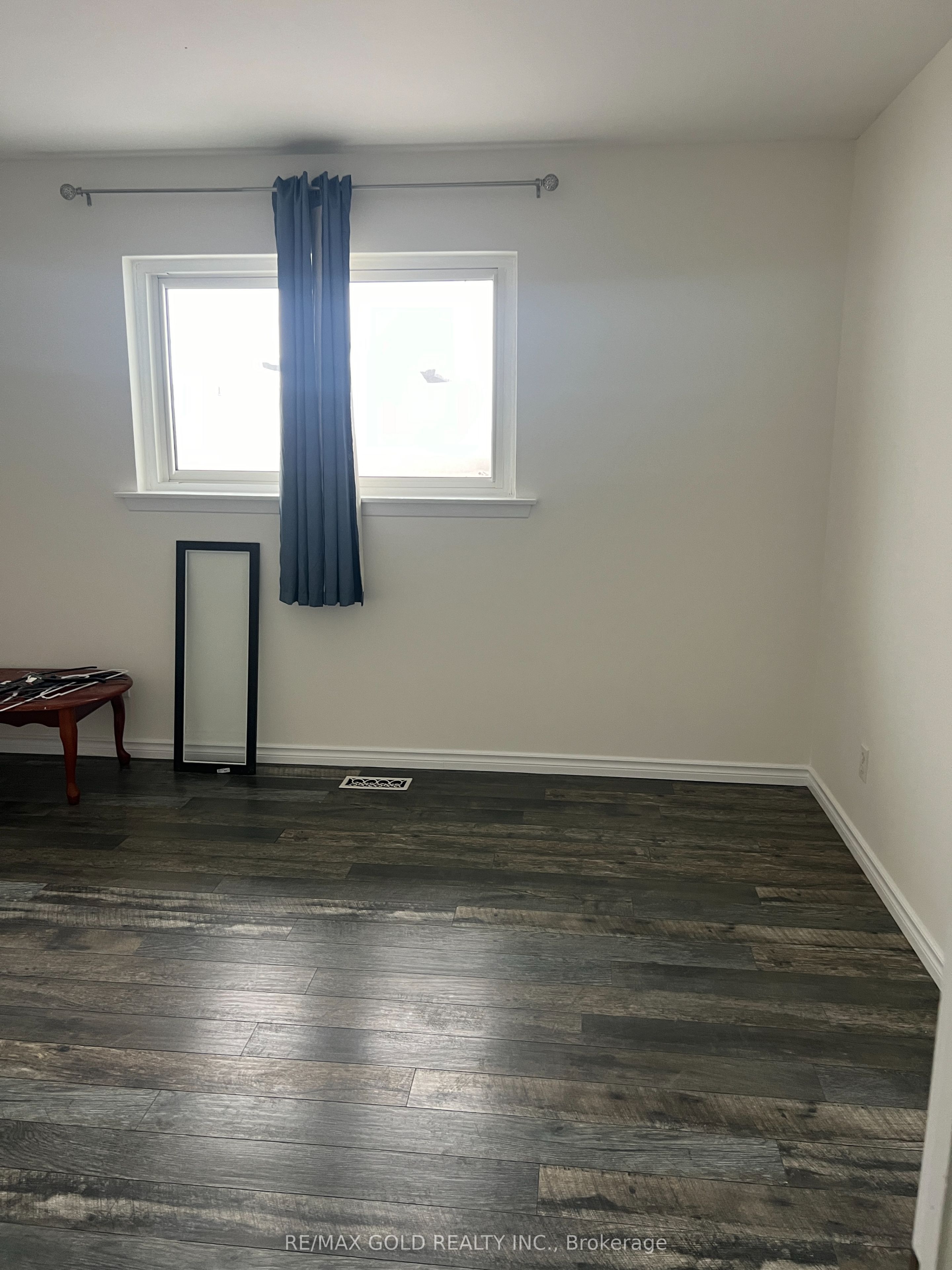Photo 12 of Unit Main, 4 Garfield Crescent, Brampton, Brampton North — HOMEH