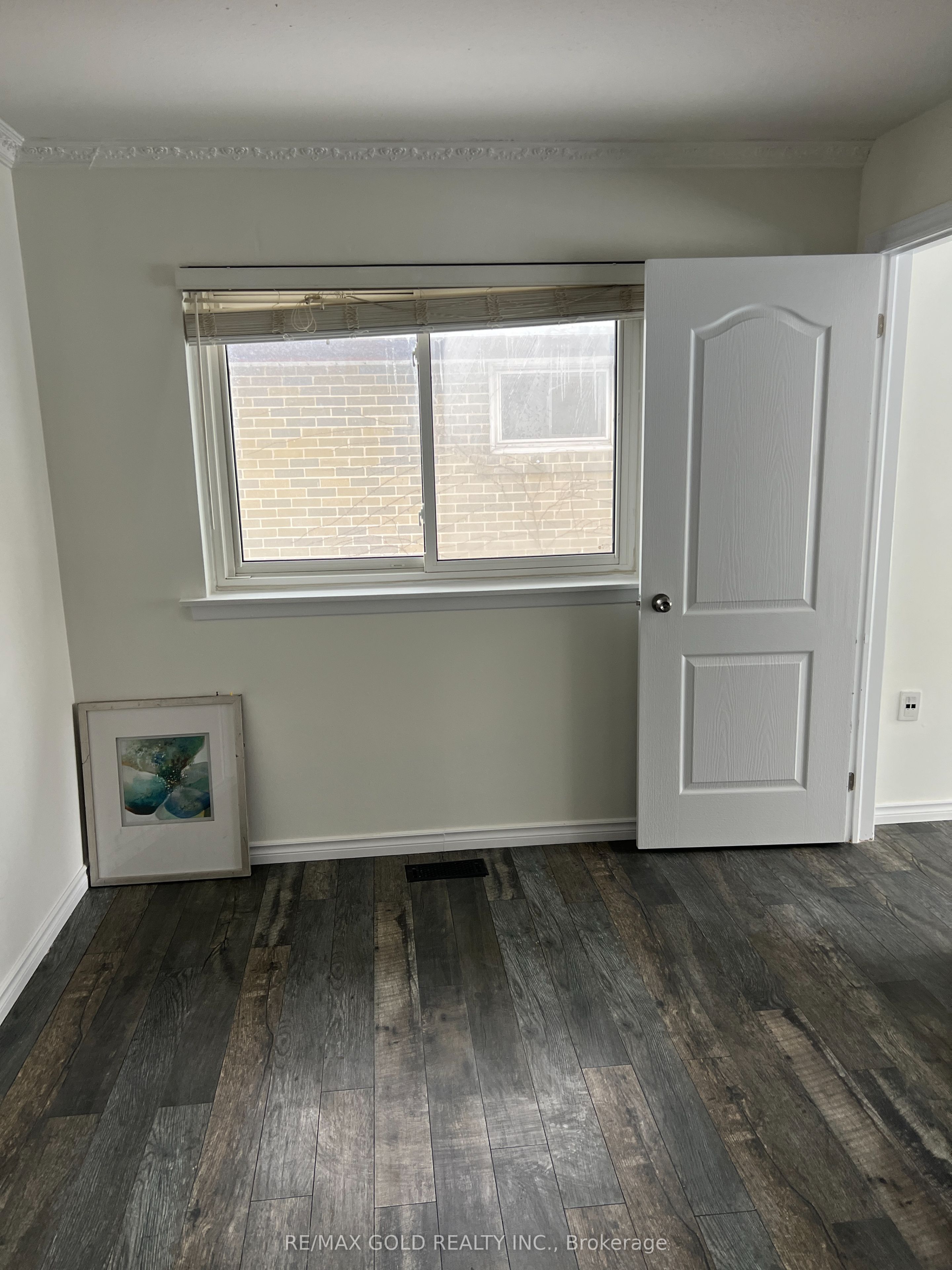 Photo 9 of Unit Main, 4 Garfield Crescent, Brampton, Brampton North — HOMEH