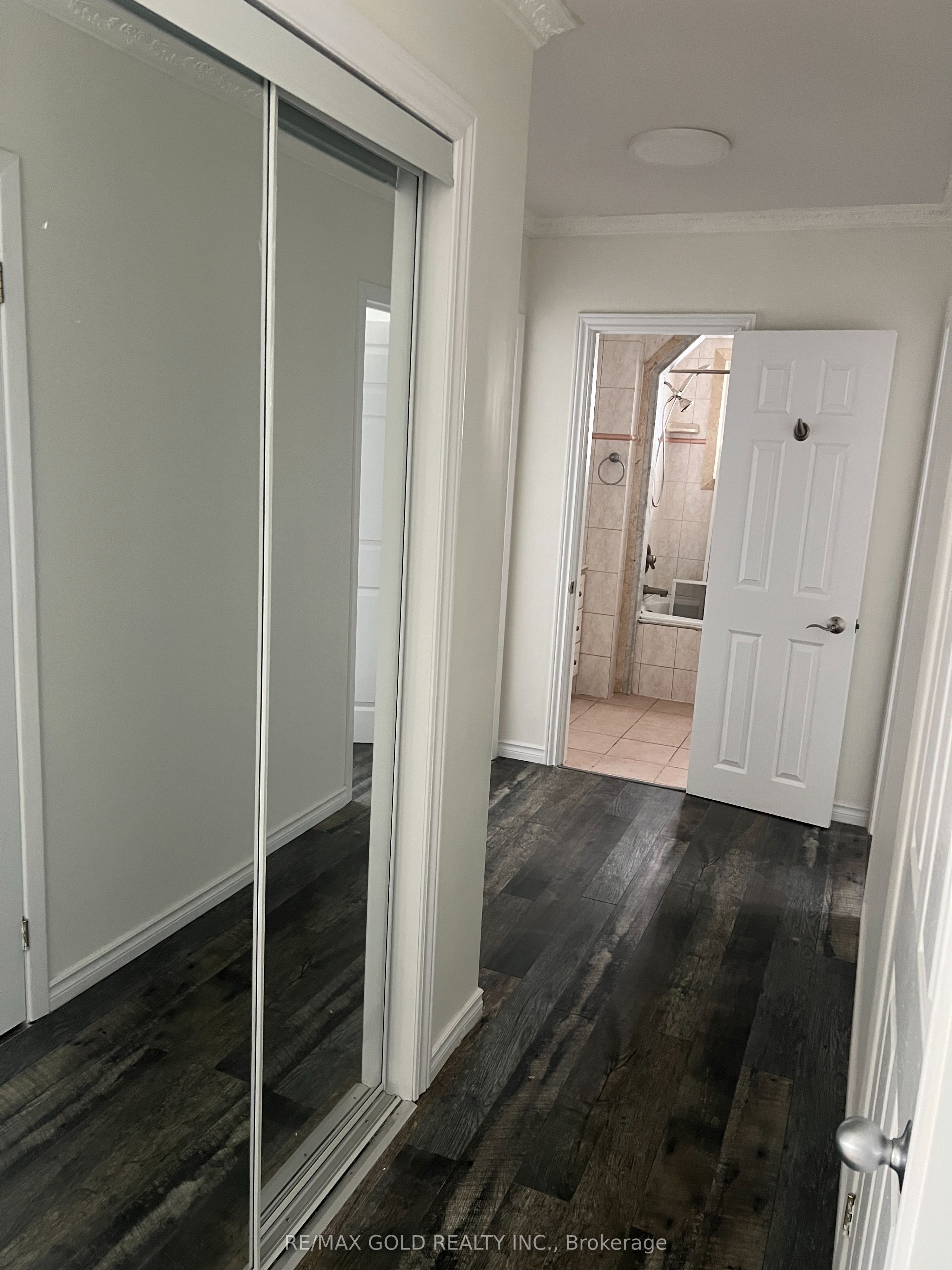 Photo 14 of Unit Main, 4 Garfield Crescent, Brampton, Brampton North — HOMEH