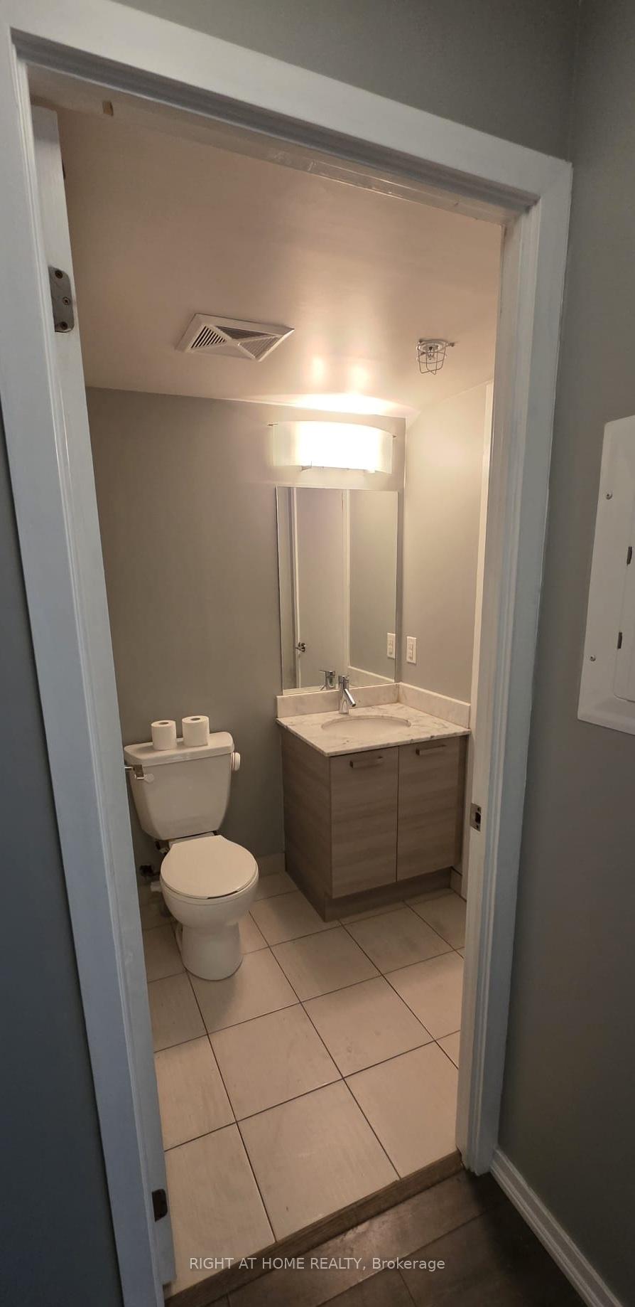 Photo 12 of Unit 2107E, 36 Lisgar Street, Toronto, Little Portugal — HOMEH