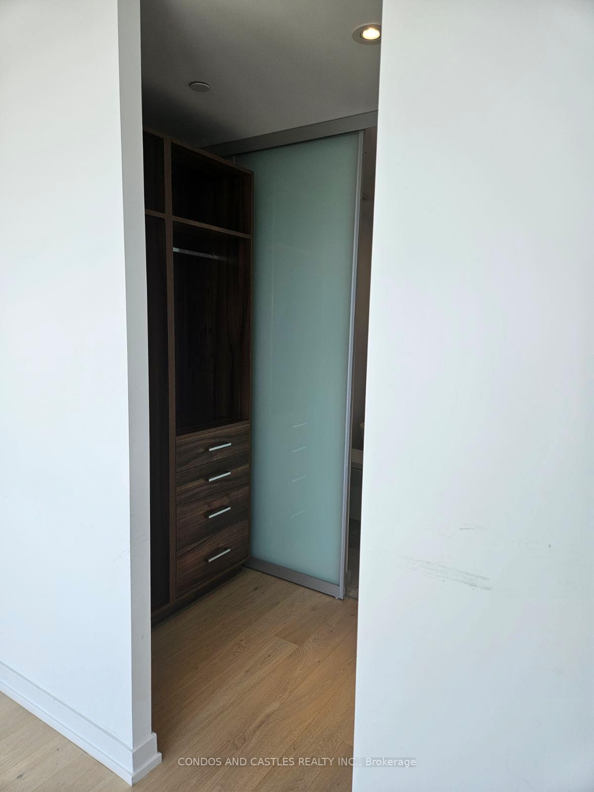 Photo 15 of Unit 2712, 488 University Avenue, Toronto, University — HOMEH