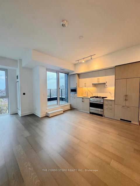 Photo 3 of Unit 903, 8 Manor Road W, Toronto, Yonge-Eglinton — HOMEH