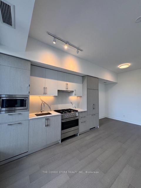 Photo 2 of Unit 903, 8 Manor Road W, Toronto, Yonge-Eglinton — HOMEH