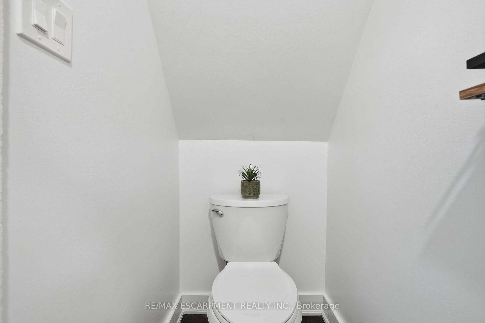 Photo 12 of 22 Liberty Street, Hamilton, Corktown — HOMEH