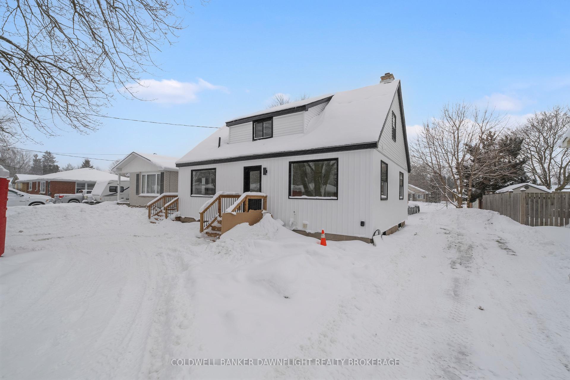 Photo 15 of Unit A (East Unit), 145 Victoria Street, South Huron, Exeter — HOMEH
