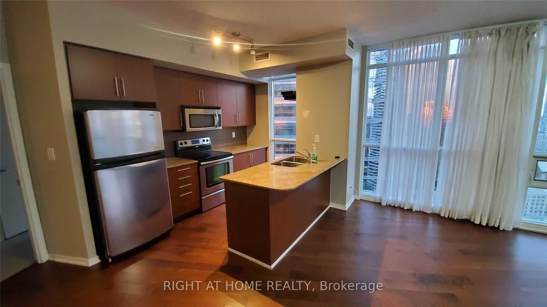 Photo 2 of Unit 3408, 65 Bremner Boulevard, Toronto, Waterfront Communities — HOMEH