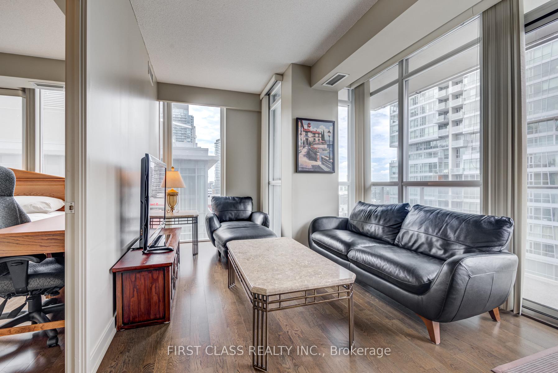 Photo 13 of Unit 1504, 126 Simcoe Street, Toronto, Waterfront Communities — HOMEH