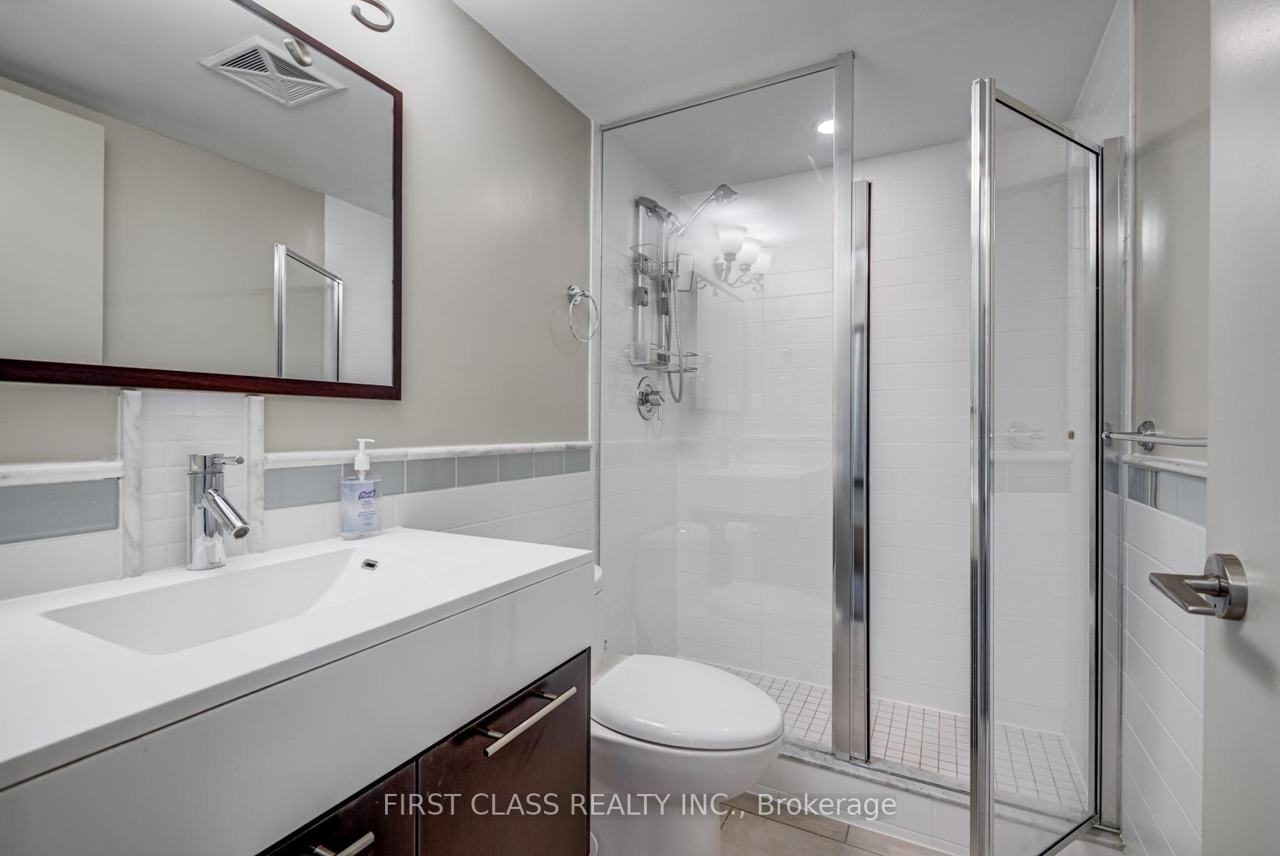 Photo 11 of Unit 1504, 126 Simcoe Street, Toronto, Waterfront Communities — HOMEH
