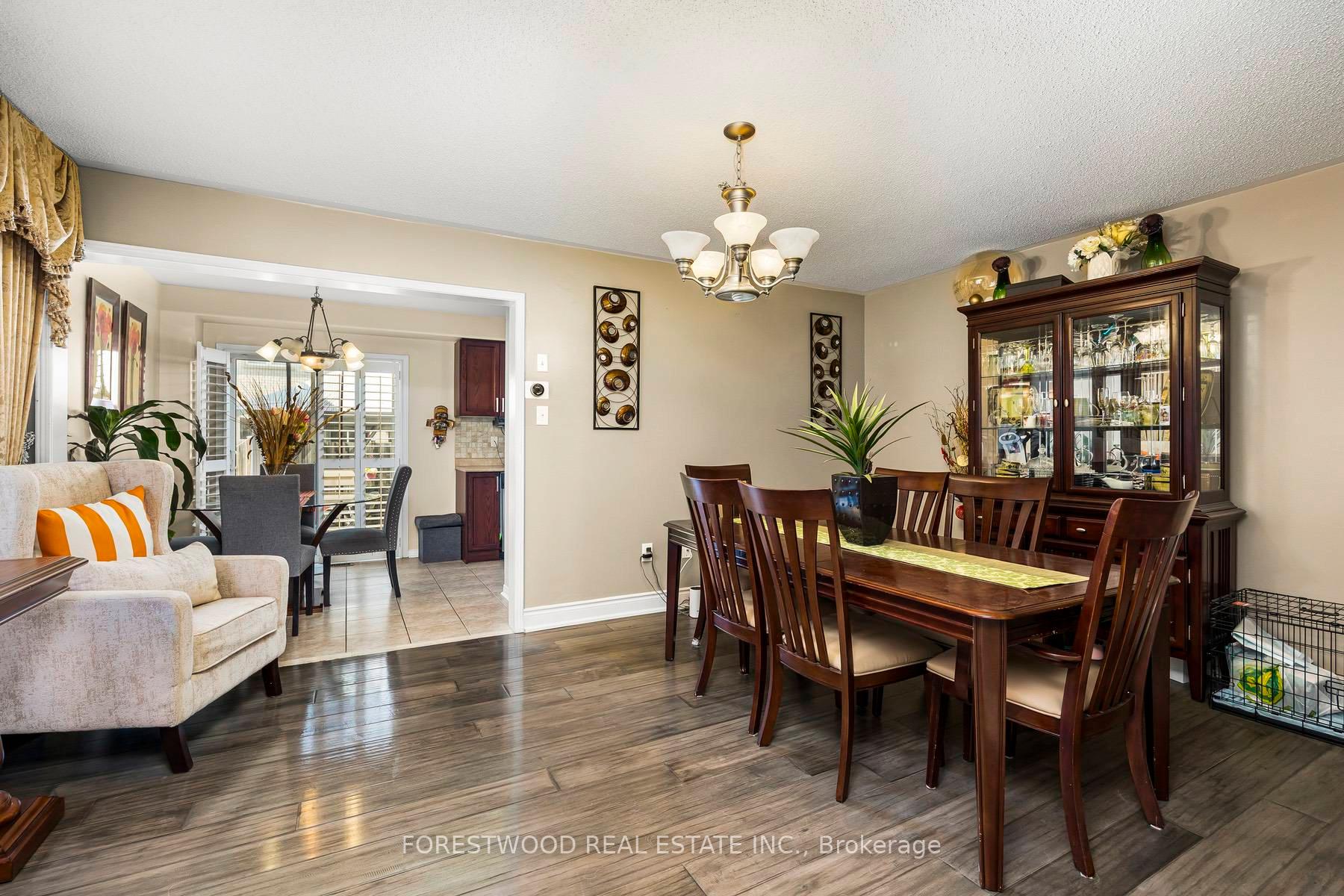 Photo 9 of 28 Sugarberry Drive, Brampton, Credit Valley — HOMEH