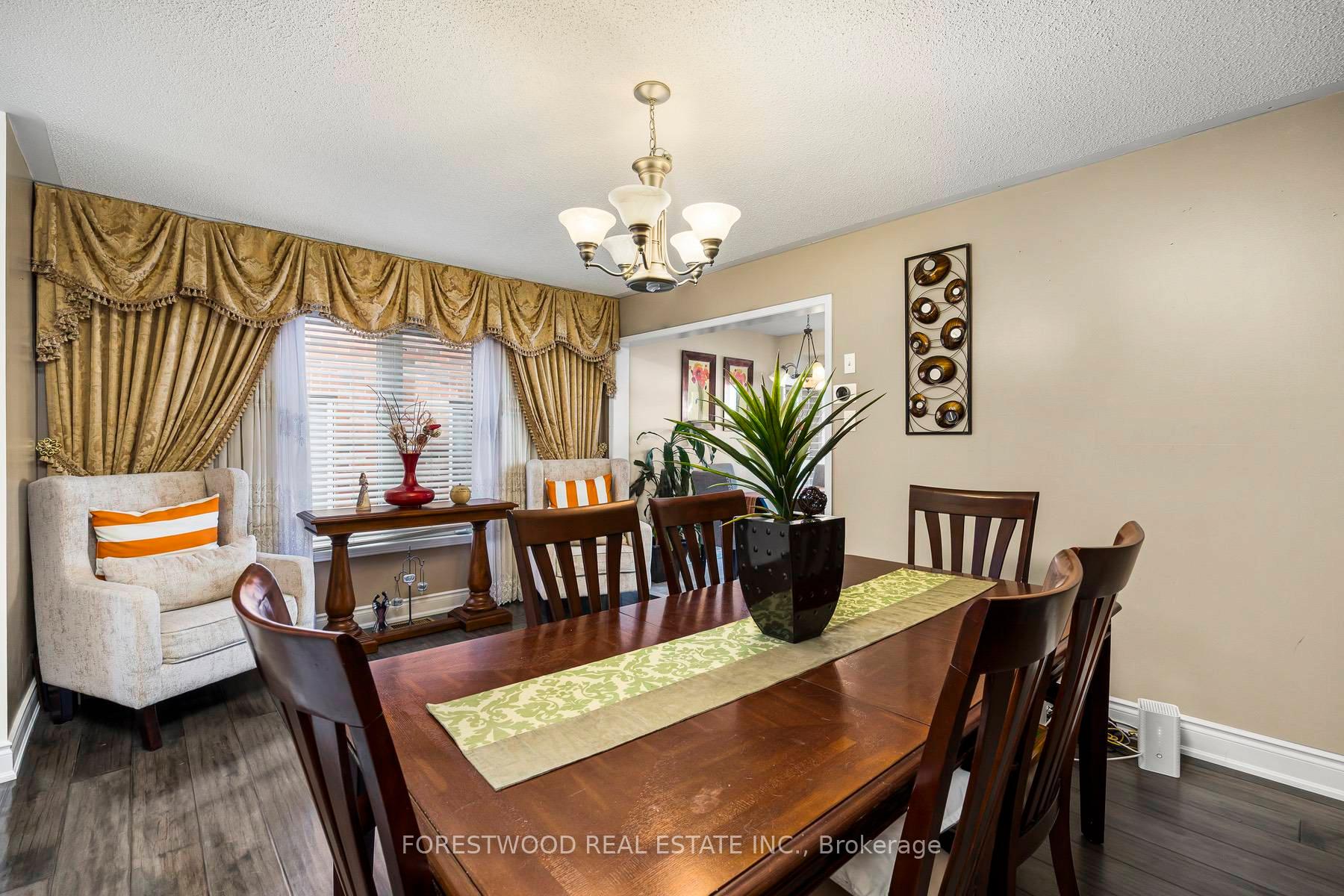 Photo 11 of 28 Sugarberry Drive, Brampton, Credit Valley — HOMEH