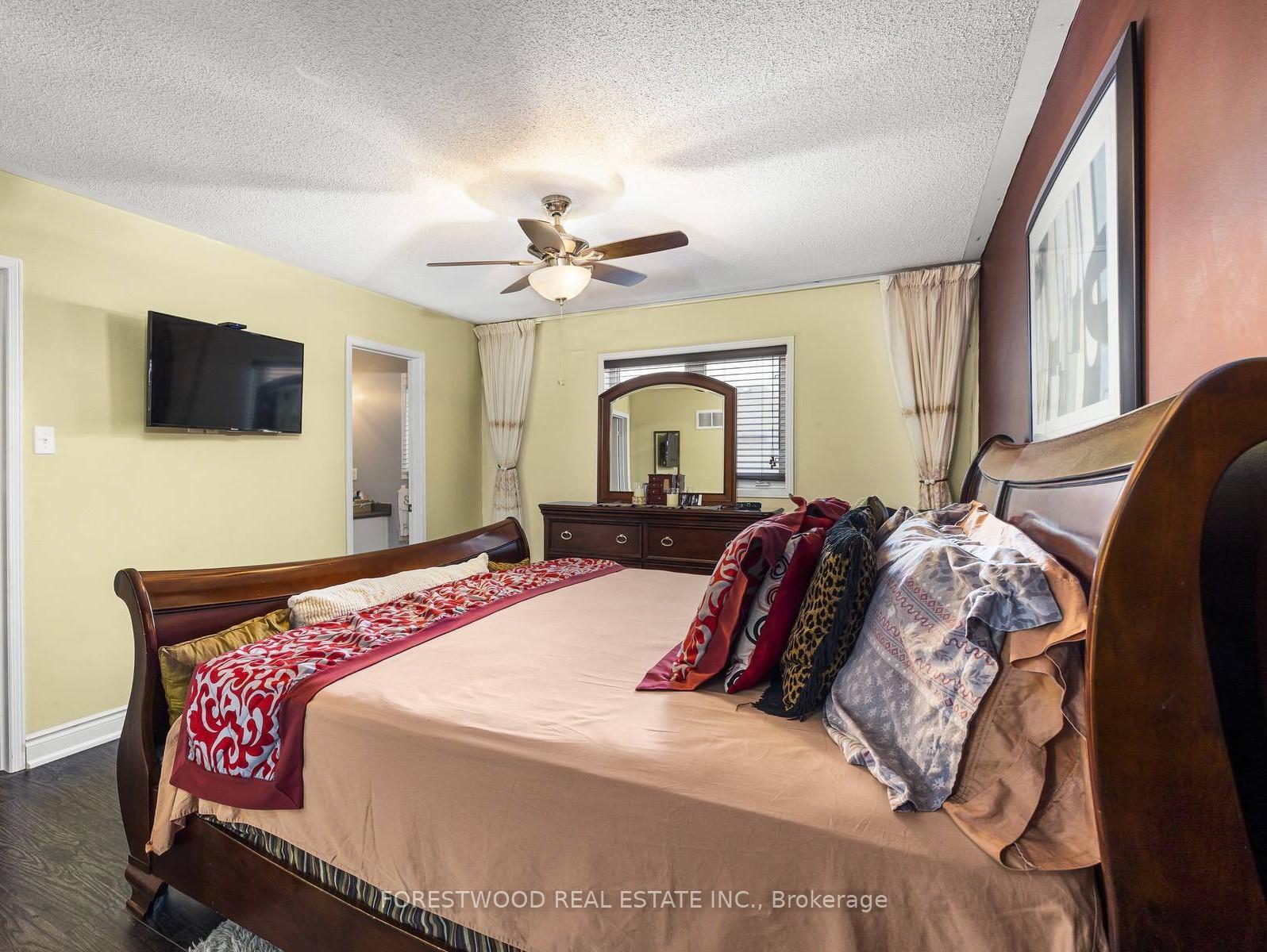 Photo 17 of 28 Sugarberry Drive, Brampton, Credit Valley — HOMEH