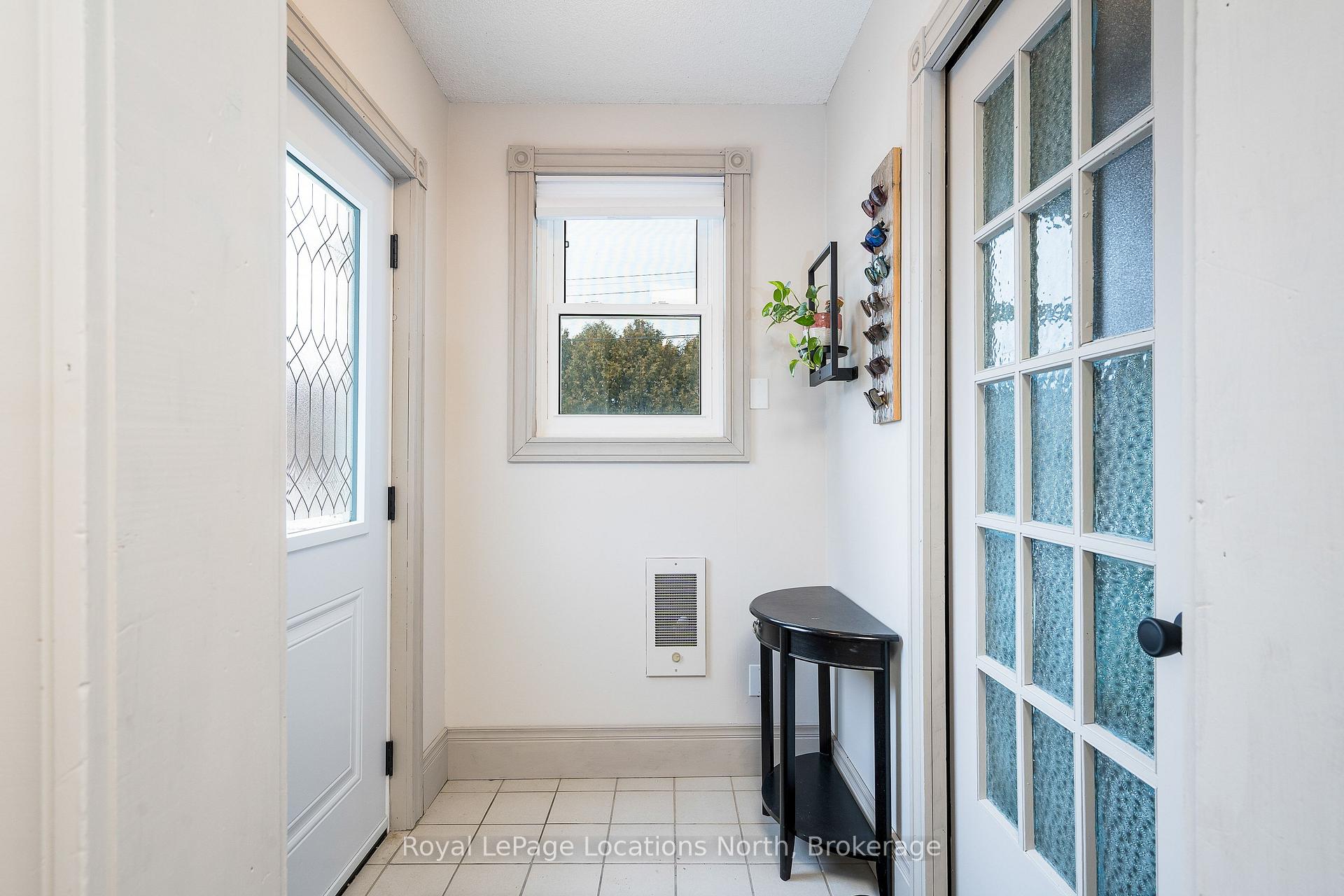 Photo 2 of 242 Simcoe Street, Collingwood — HOMEH