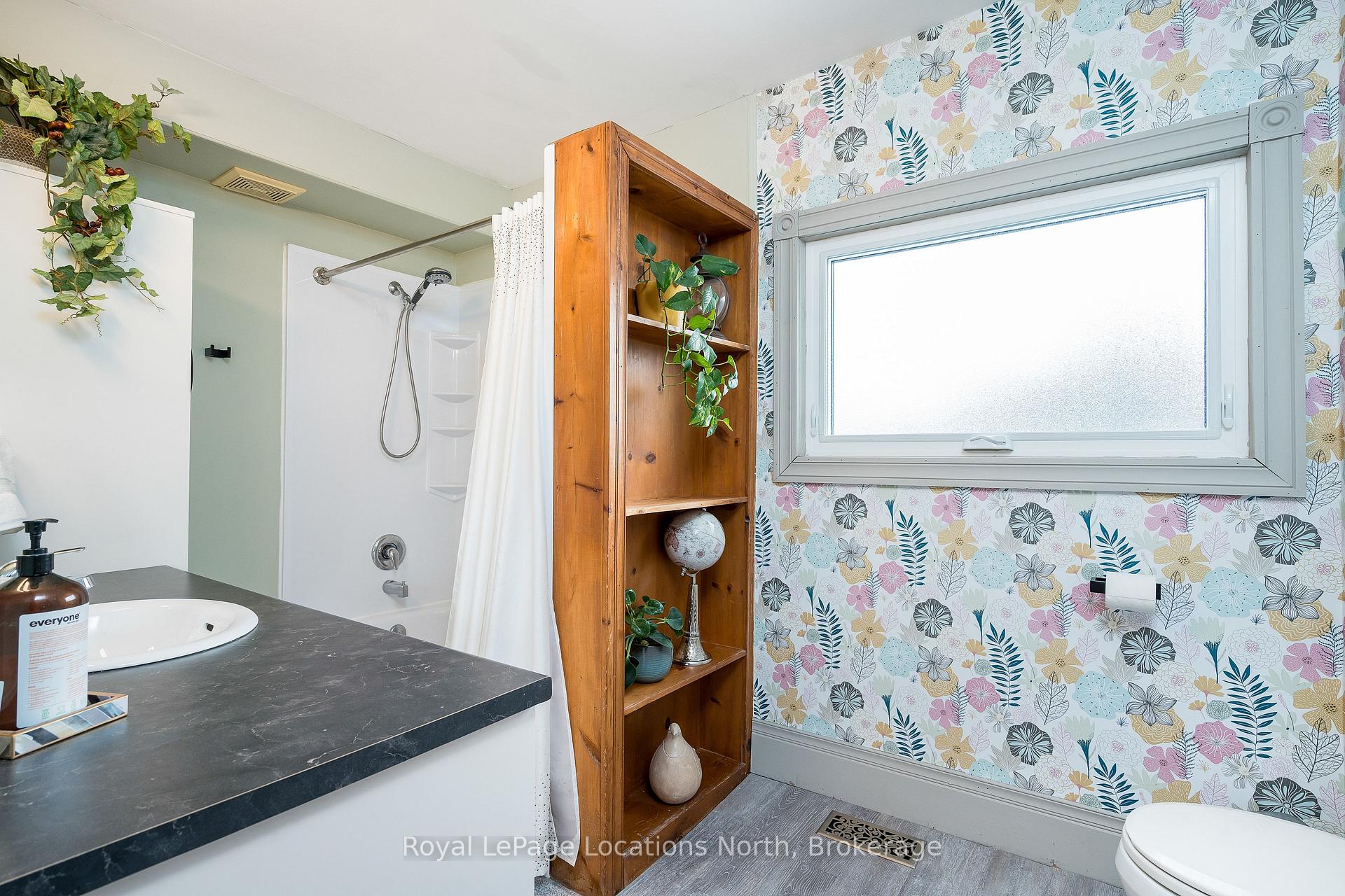 Photo 23 of 242 Simcoe Street, Collingwood — HOMEH
