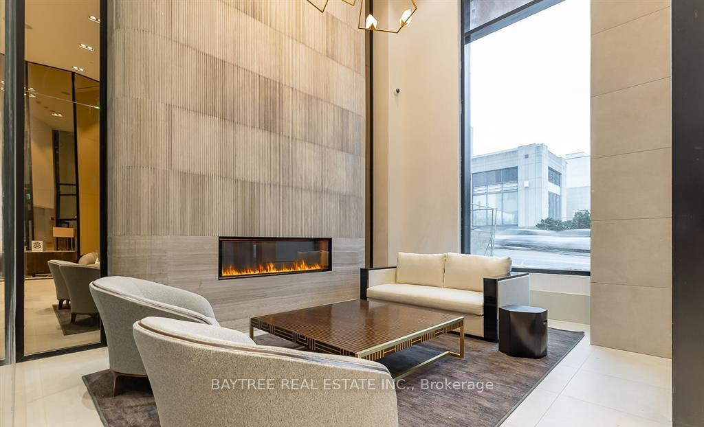 Photo 3 of Unit 506, 2020 Bathurst Street, Toronto, Humewood-Cedarvale — HOMEH