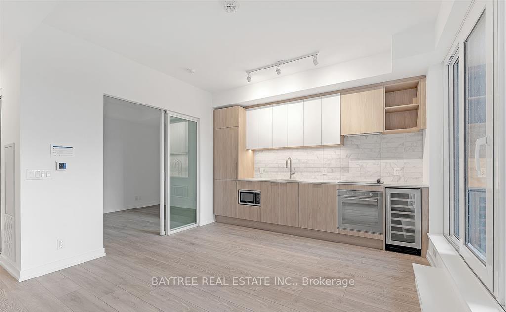 Photo 6 of Unit 506, 2020 Bathurst Street, Toronto, Humewood-Cedarvale — HOMEH