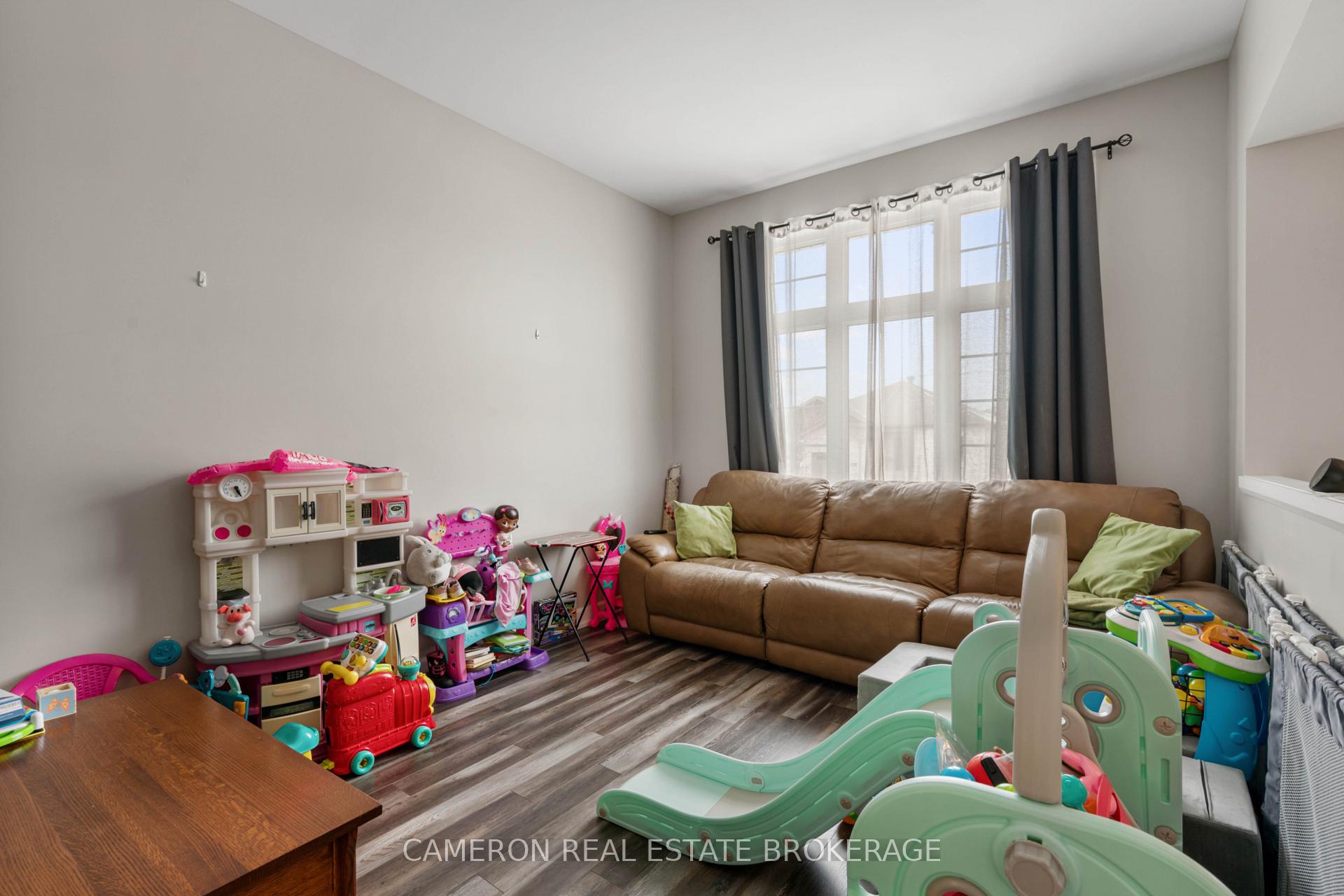 Photo 3 of 208 Bellwood Drive, Cornwall — HOMEH