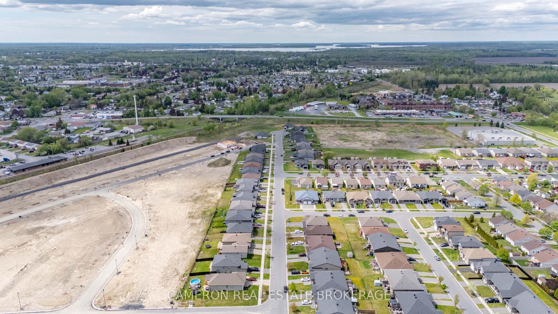 Photo 33 of 208 Bellwood Drive, Cornwall — HOMEH