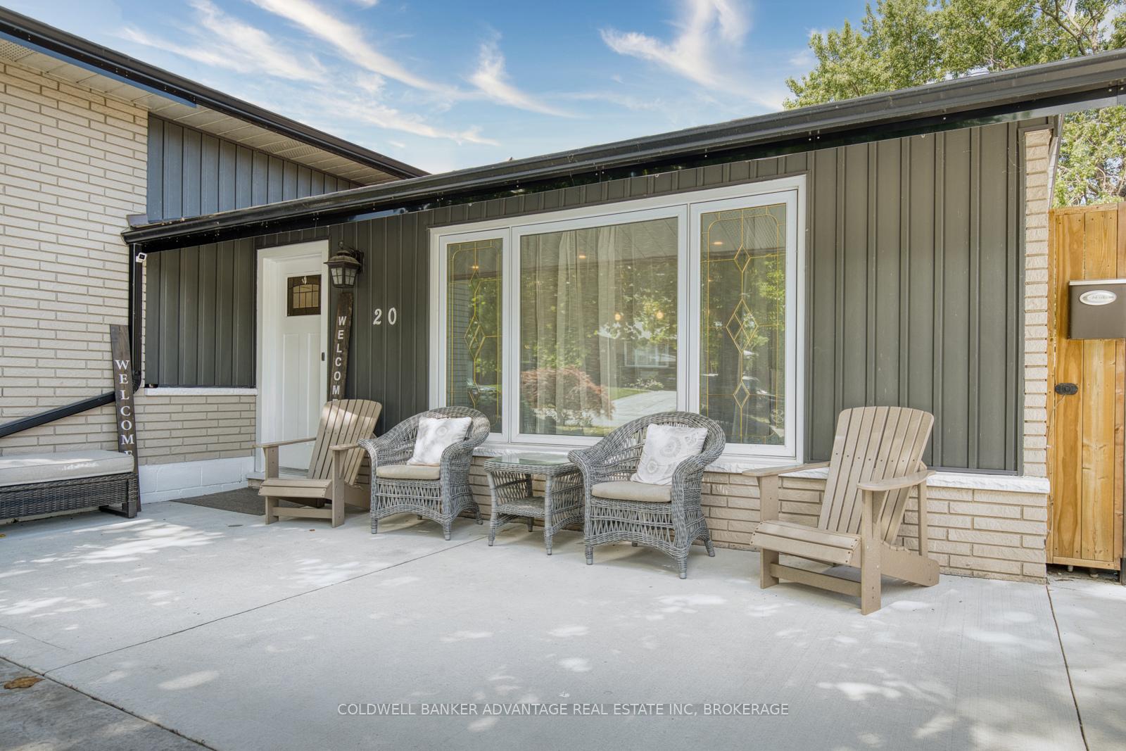 Photo 2 of 20 Karen Crescent, Grimsby, Grimsby Beach — HOMEH