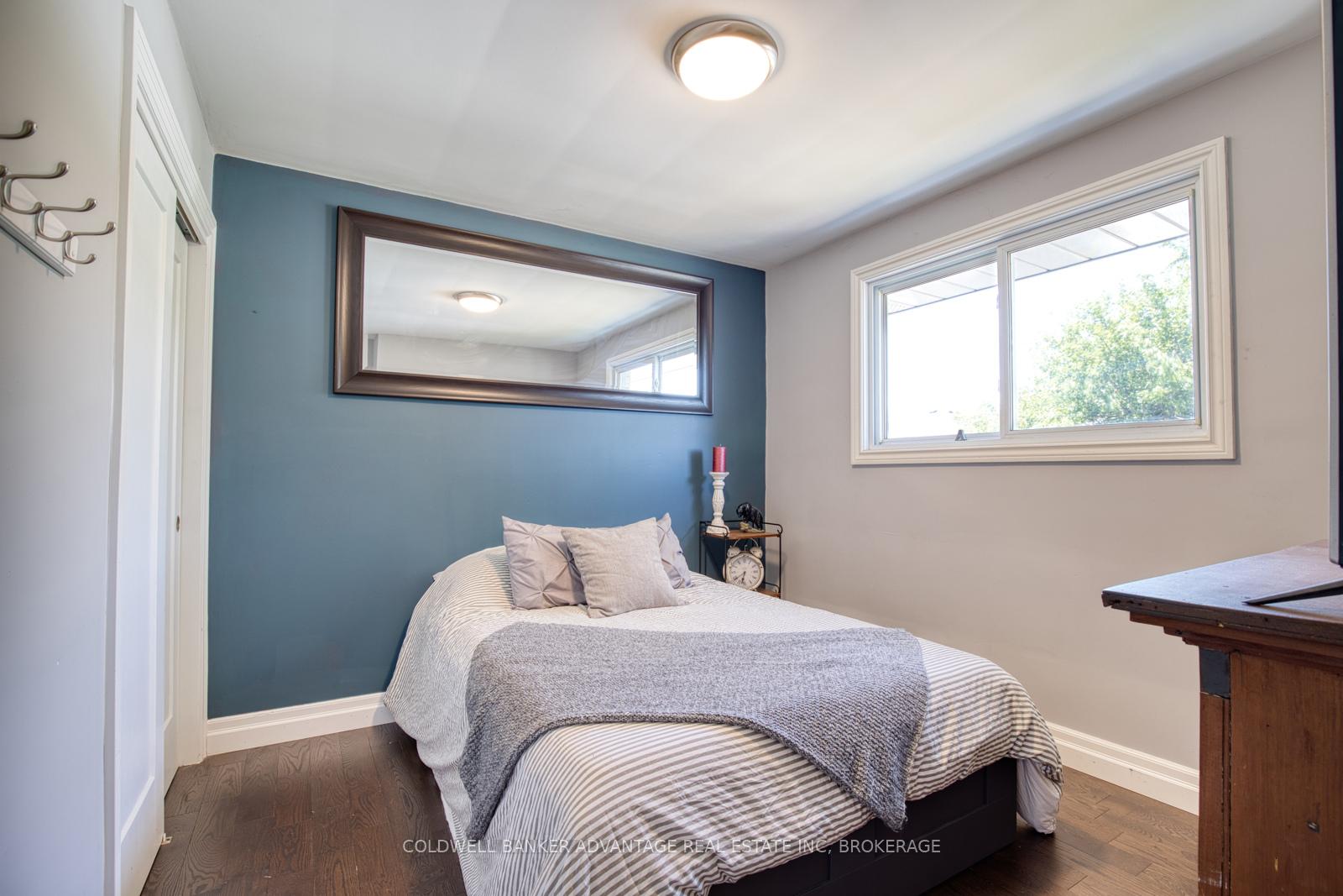 Photo 4 of 20 Karen Crescent, Grimsby, Grimsby Beach — HOMEH