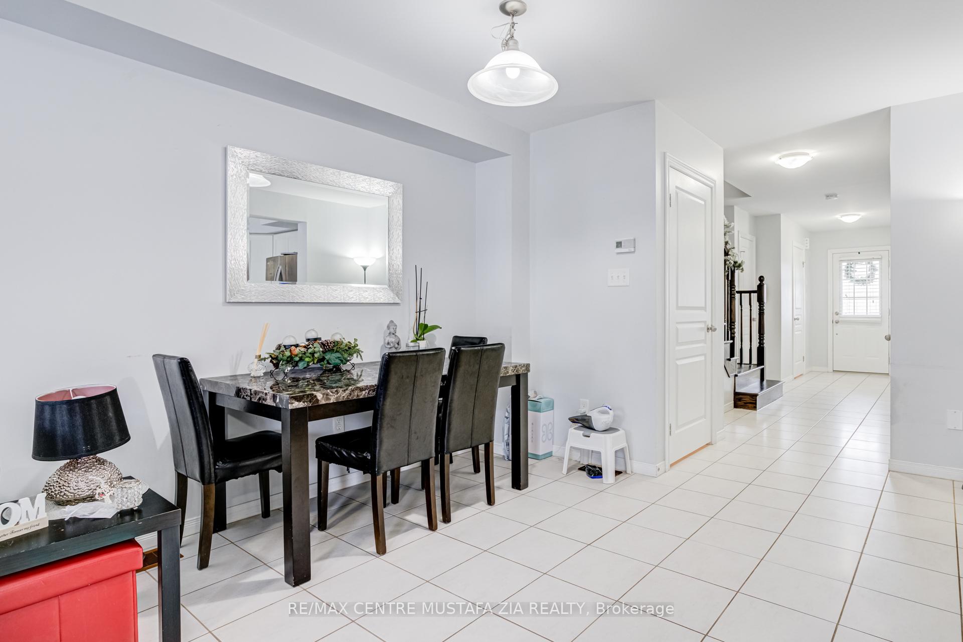 Photo 2 of 43 Trafalgar Drive, Hamilton, Stoney Creek — HOMEH