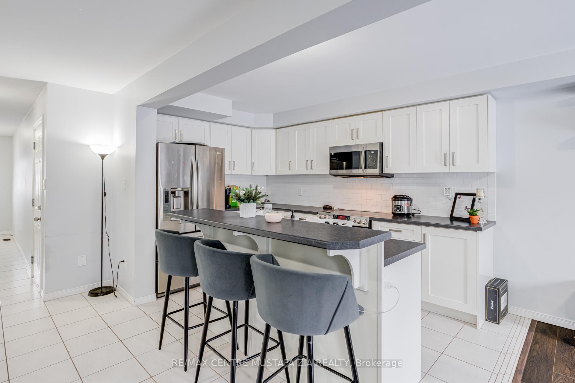 Photo 4 of 43 Trafalgar Drive, Hamilton, Stoney Creek — HOMEH