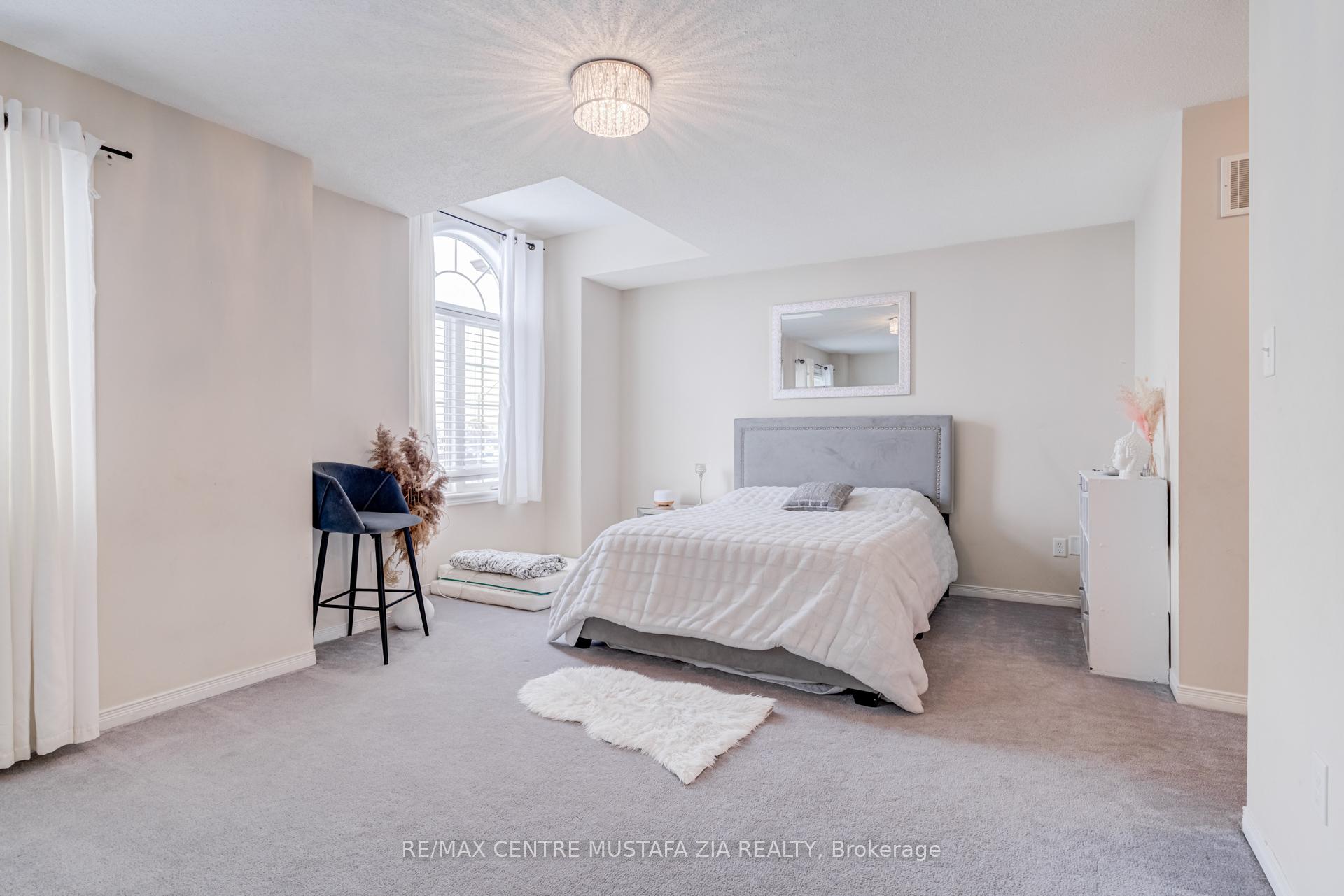 Photo 25 of 43 Trafalgar Drive, Hamilton, Stoney Creek — HOMEH