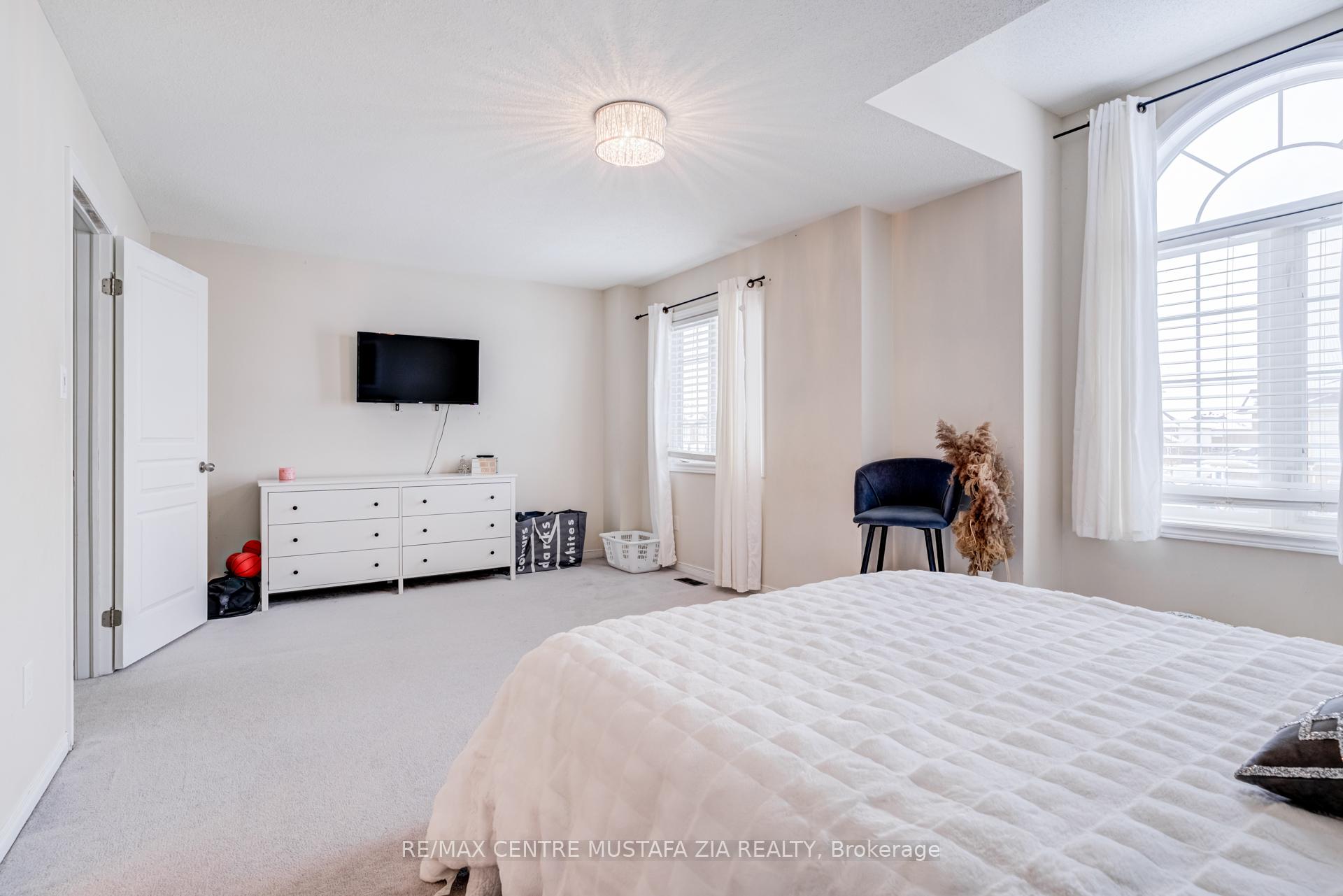 Photo 17 of 43 Trafalgar Drive, Hamilton, Stoney Creek — HOMEH
